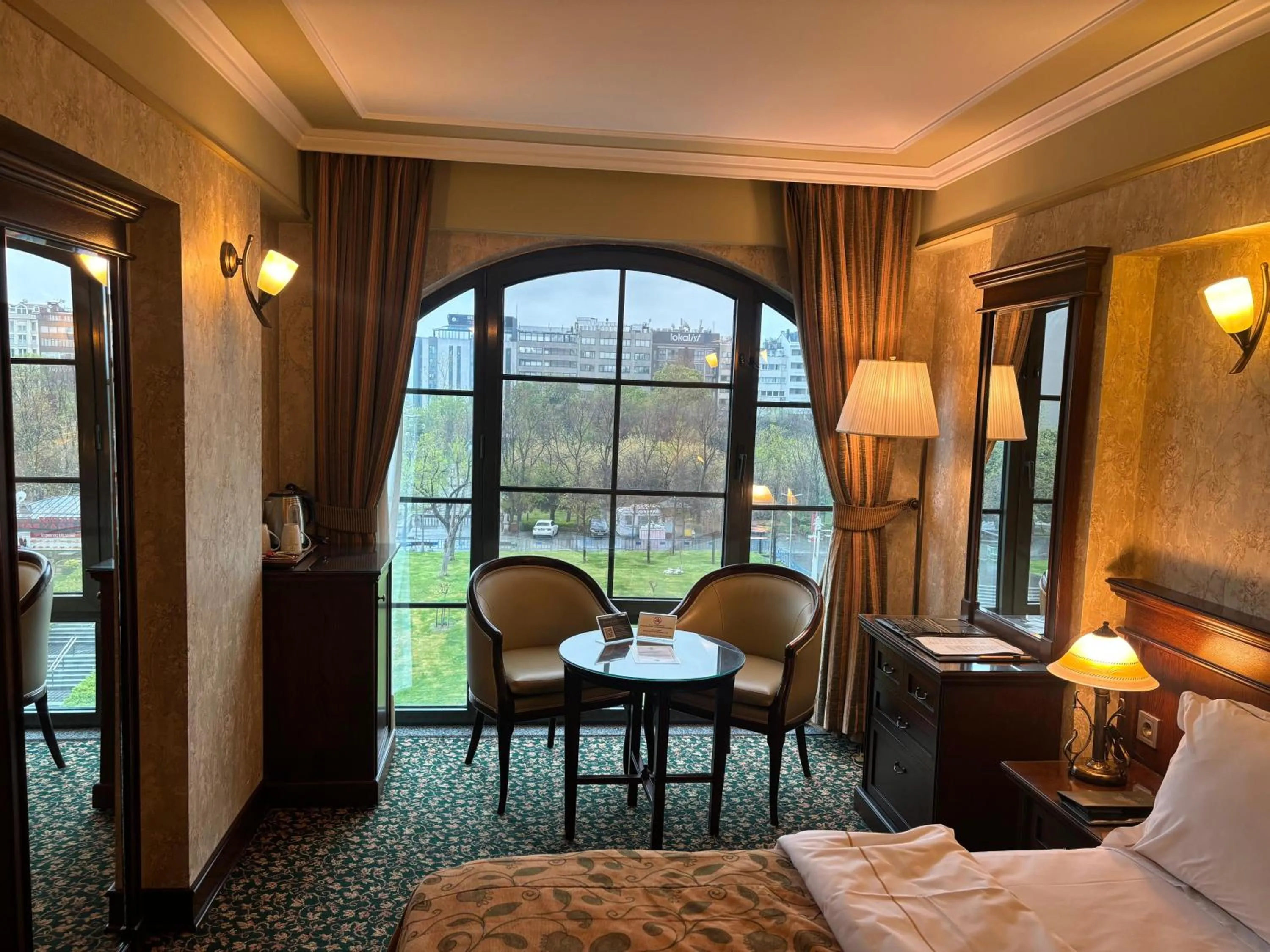 Living room, Bed in Germir Palas Hotel - Special Class