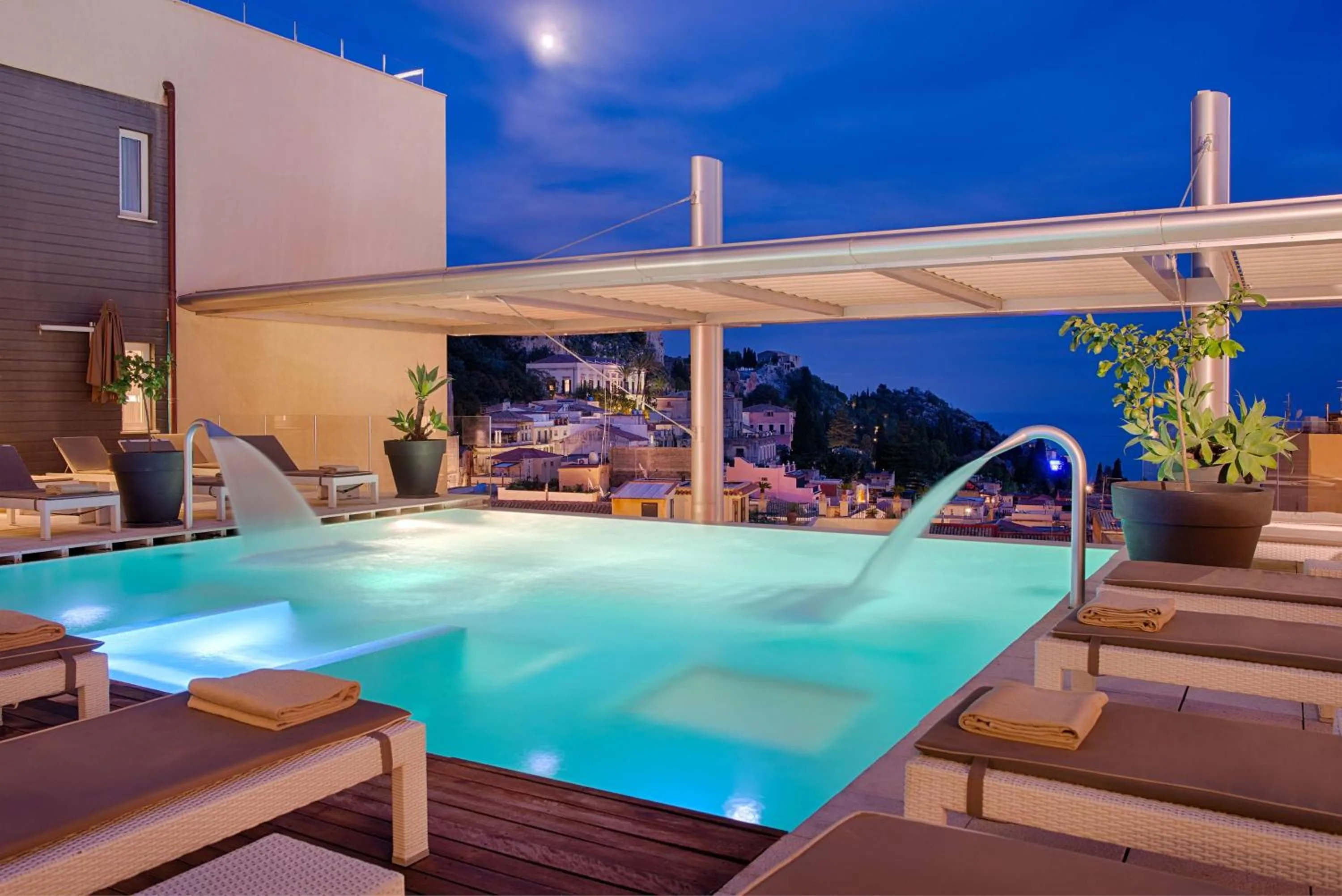 Pool view in NH Collection Taormina