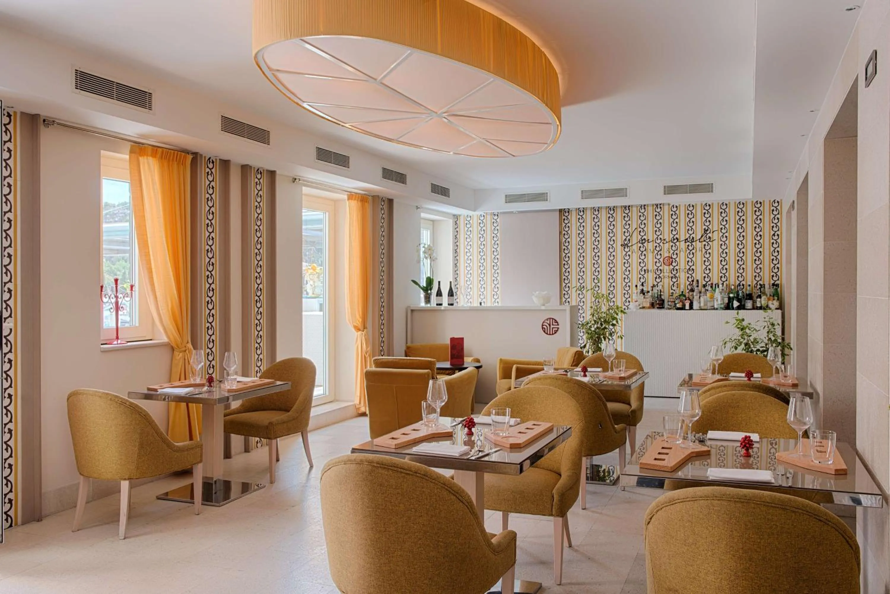 Restaurant/places to eat in NH Collection Taormina