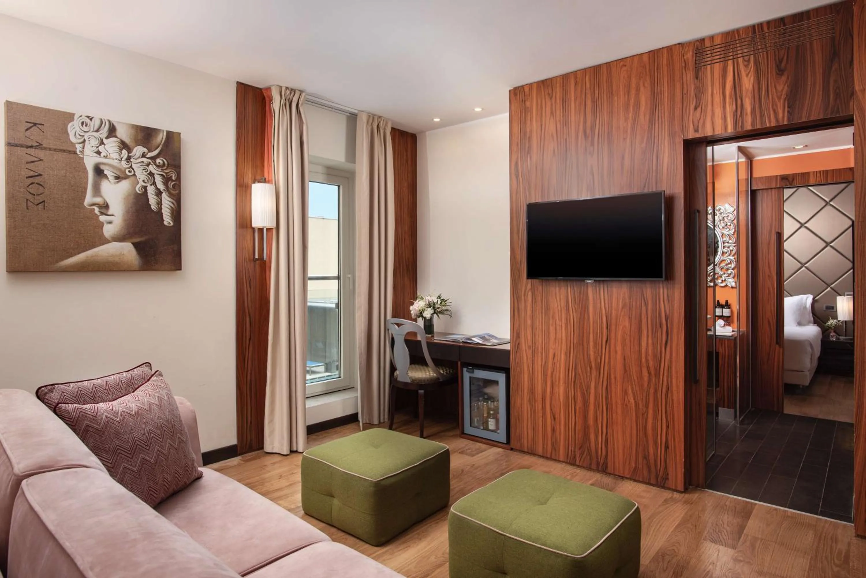 Photo of the whole room in NH Collection Taormina