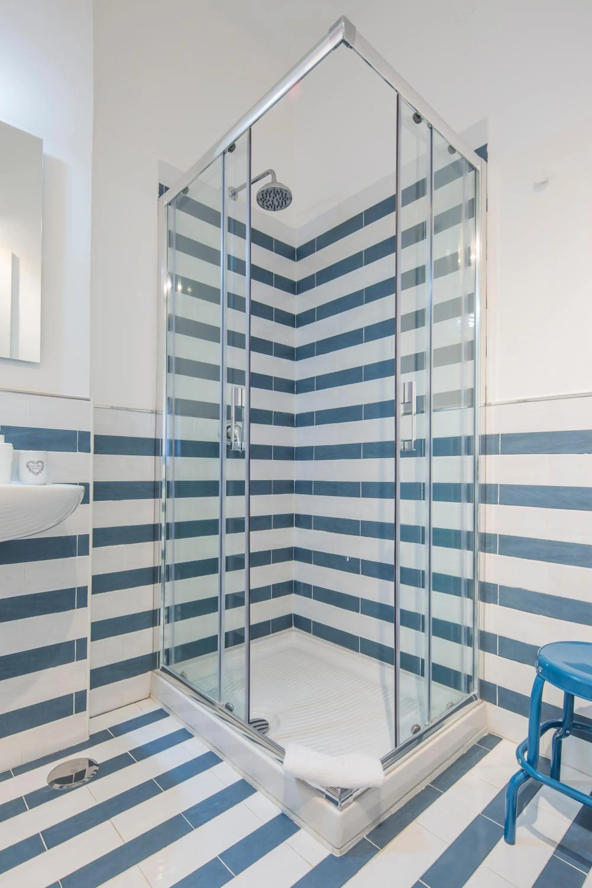 Bathroom in Flower Suites Sorrento