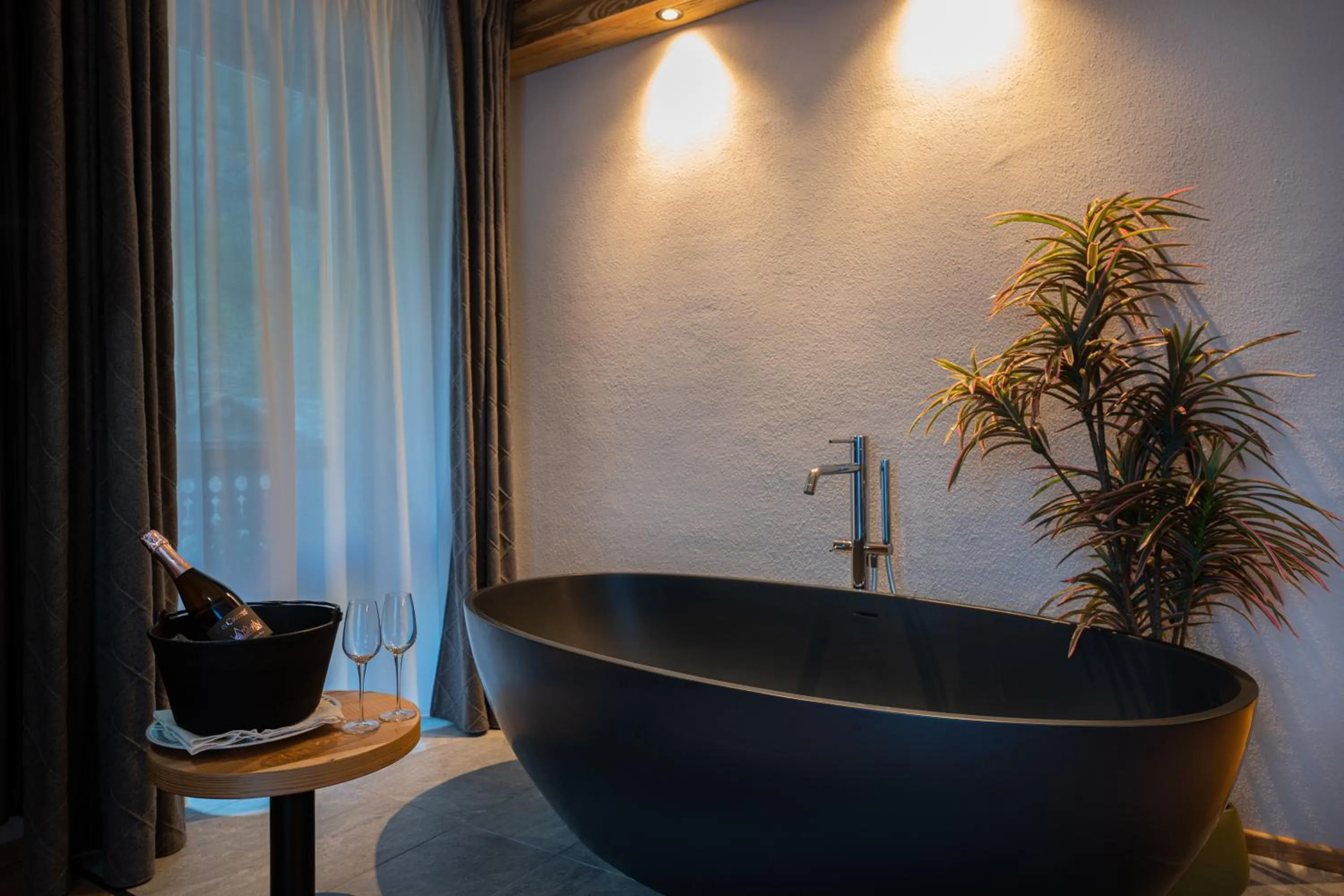 Bath in Lo Scoiattolo Hotel