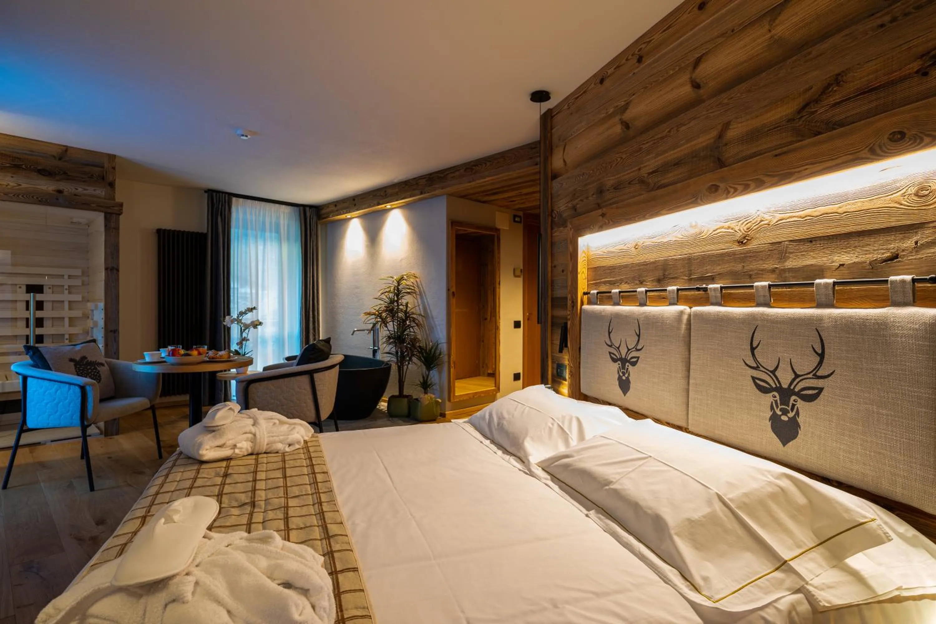 Bedroom, Bed in Lo Scoiattolo Hotel