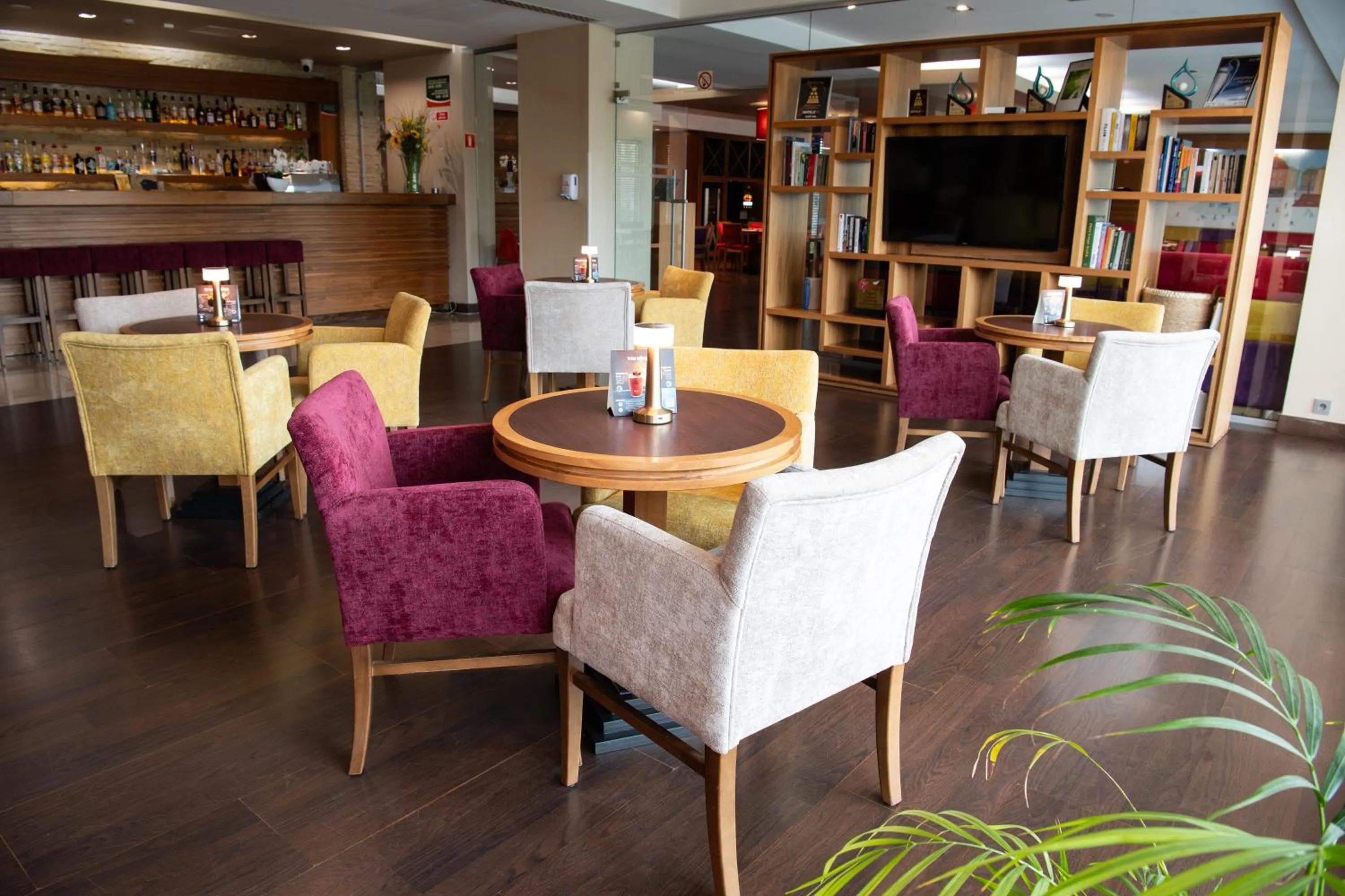 Lounge or bar in DeSilva Warszawa Piaseczno