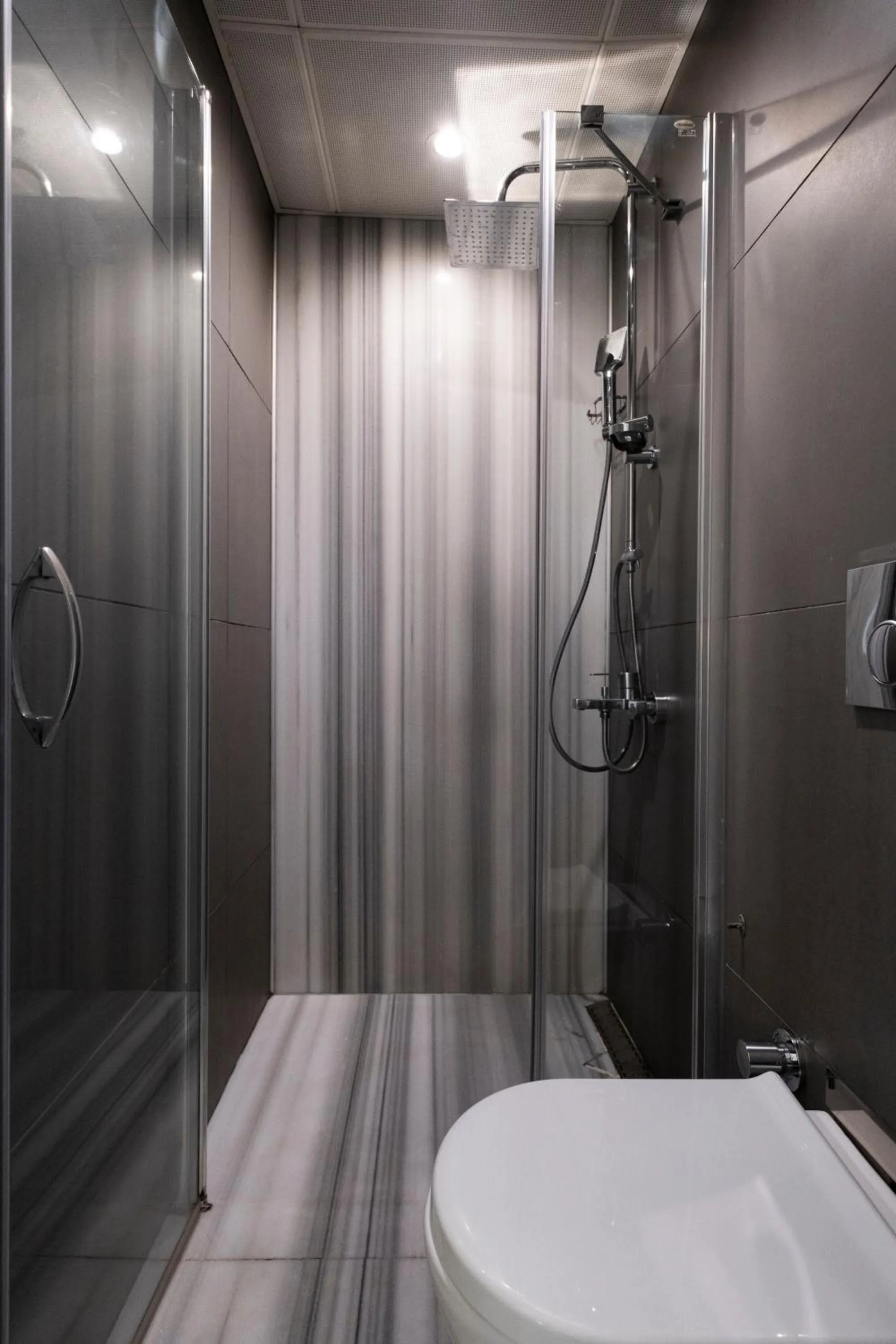 Shower in The Pera Hotel