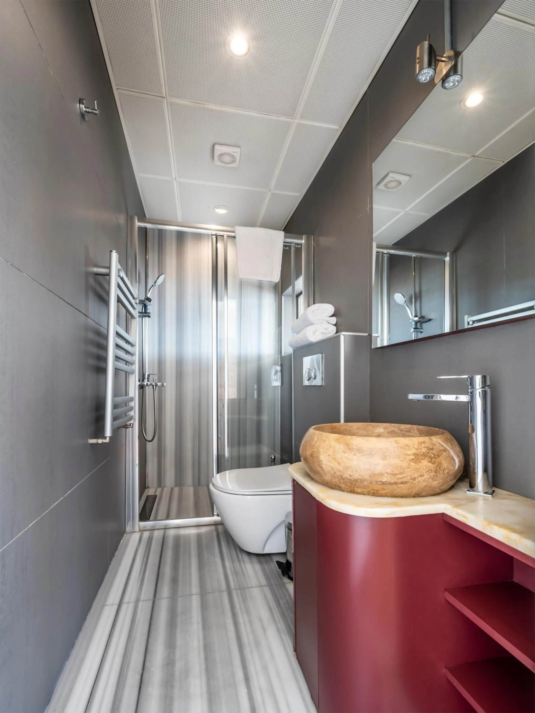 Shower in The Pera Hotel