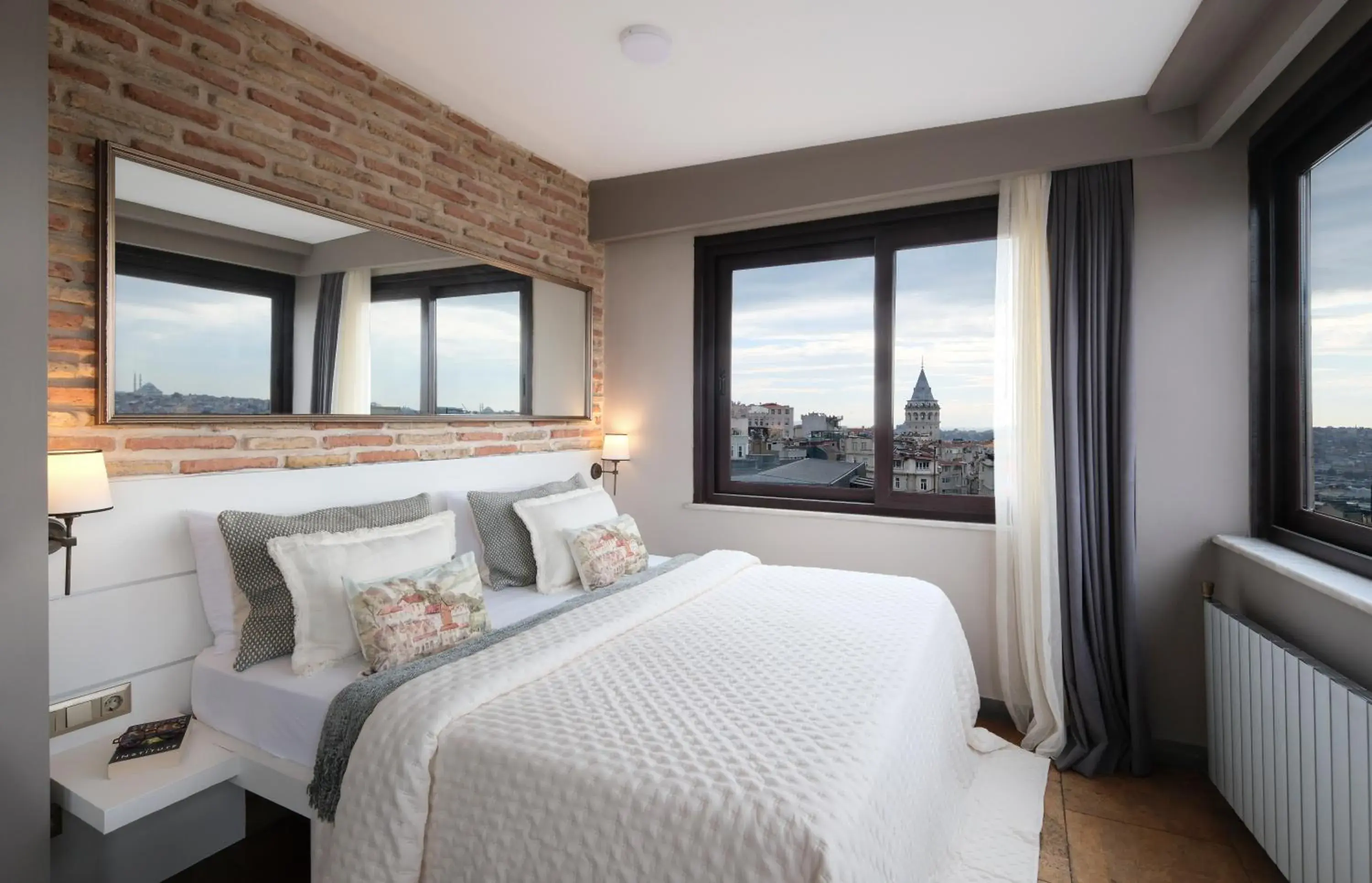 Deluxe Room with Sea View in The Pera Hotel Deluxe Room with Sea View in The Pera Hotel