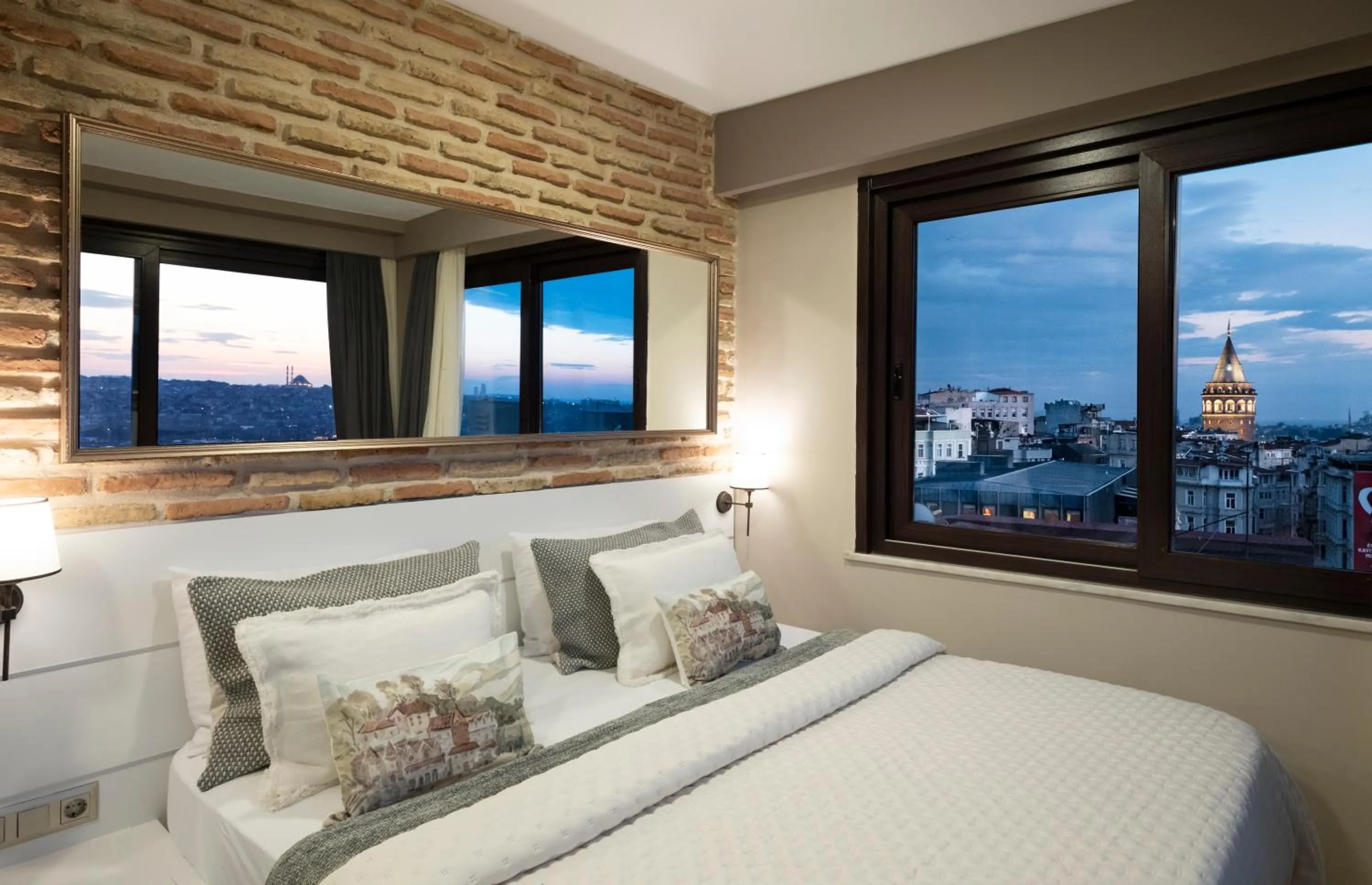 Bed in The Pera Hotel