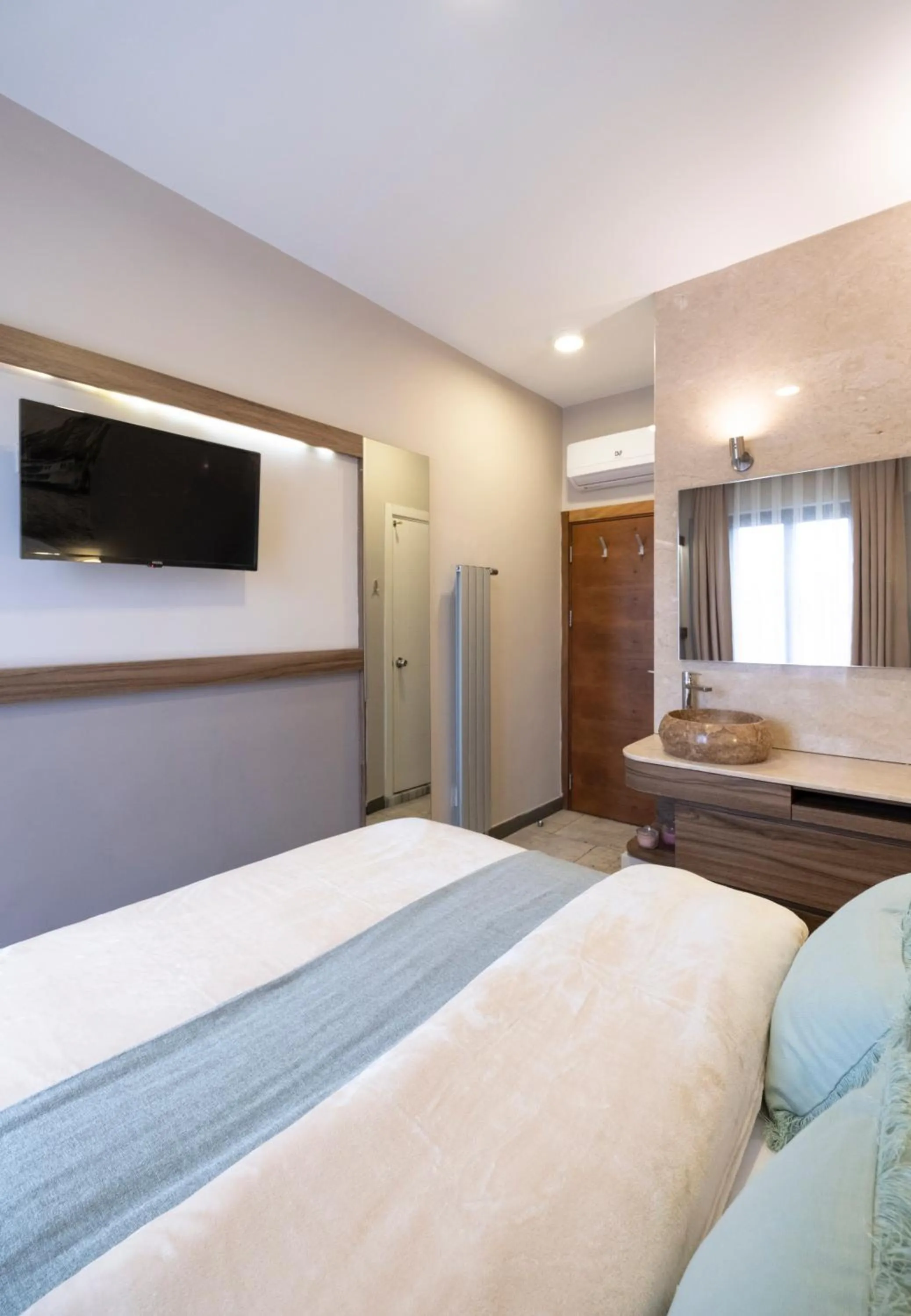 Bed in The Pera Hotel