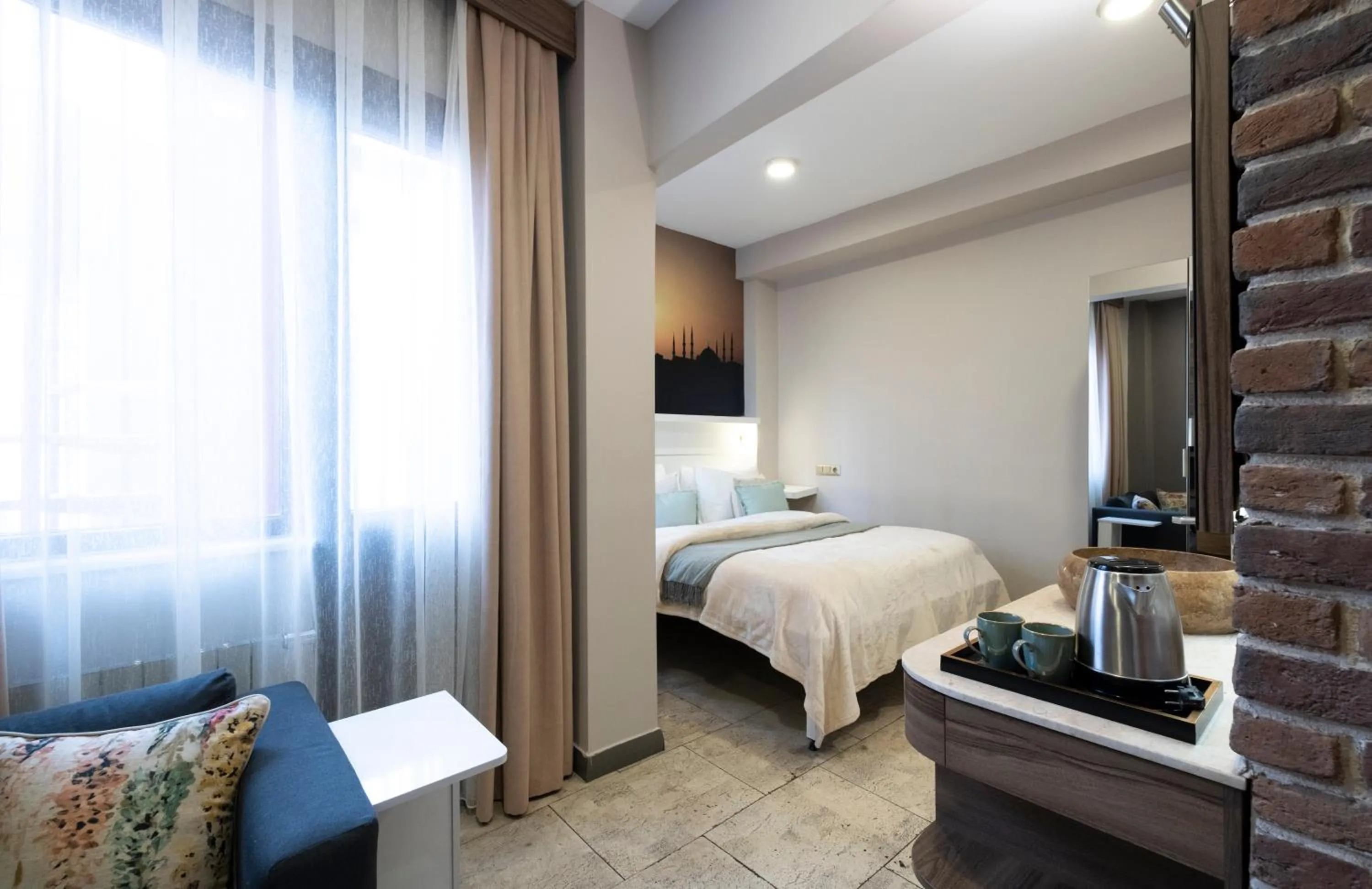 Photo of the whole room, Bed in The Pera Hotel