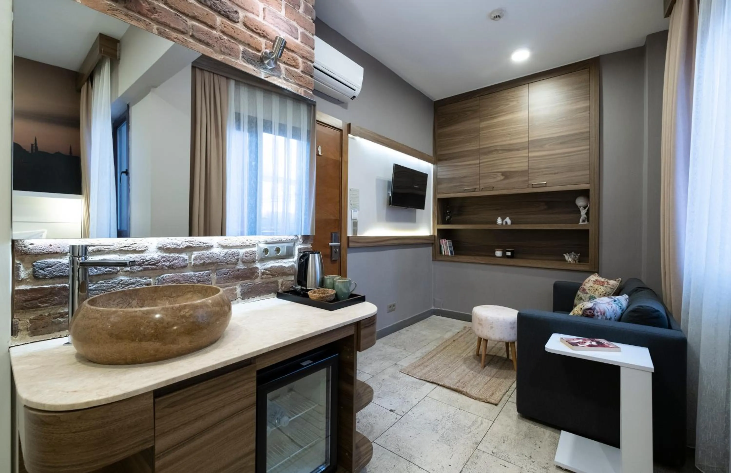 TV and multimedia in The Pera Hotel