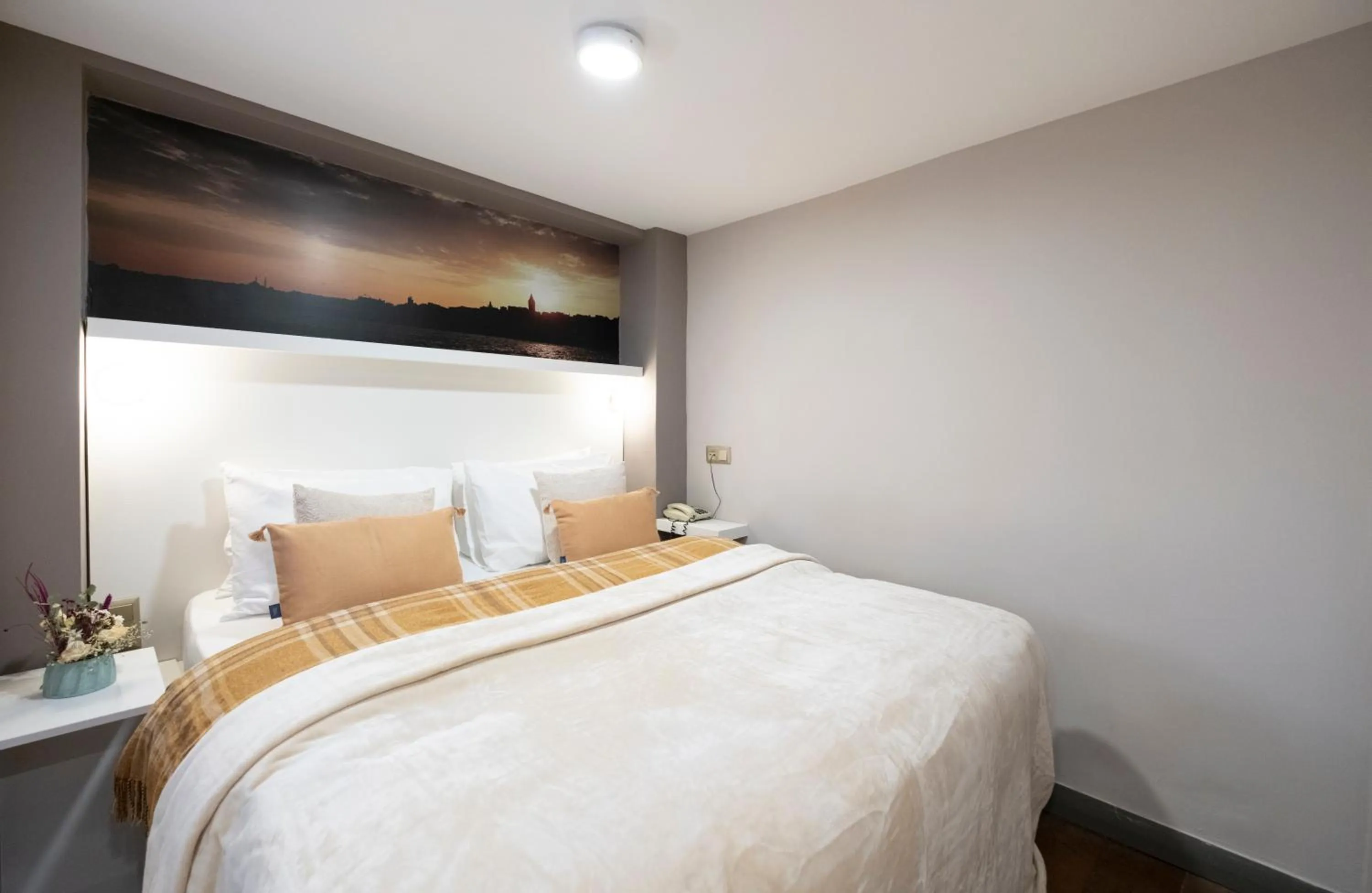 Bed in The Pera Hotel