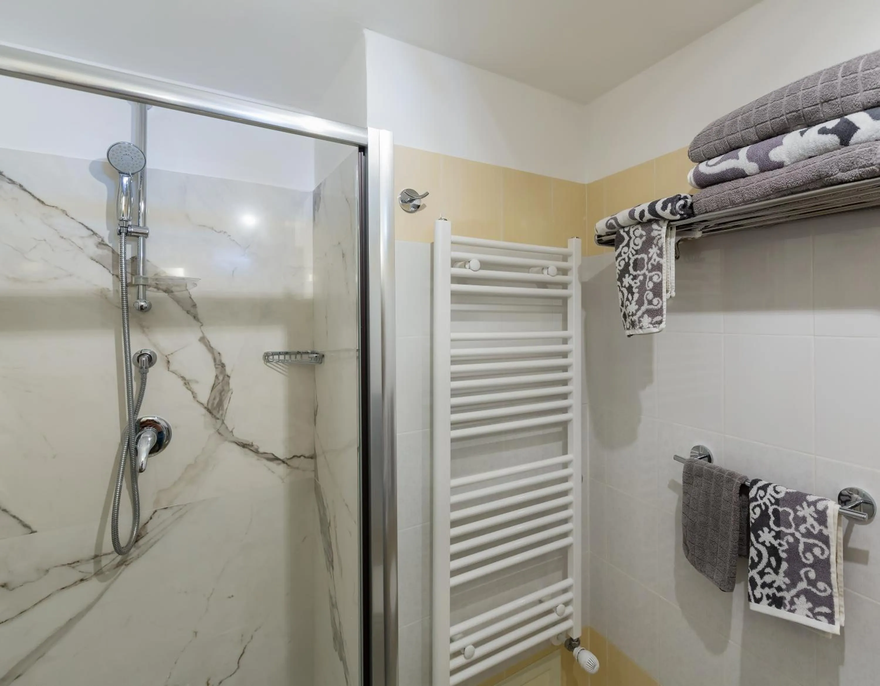 Bathroom in B&B Mimmo e Valeria