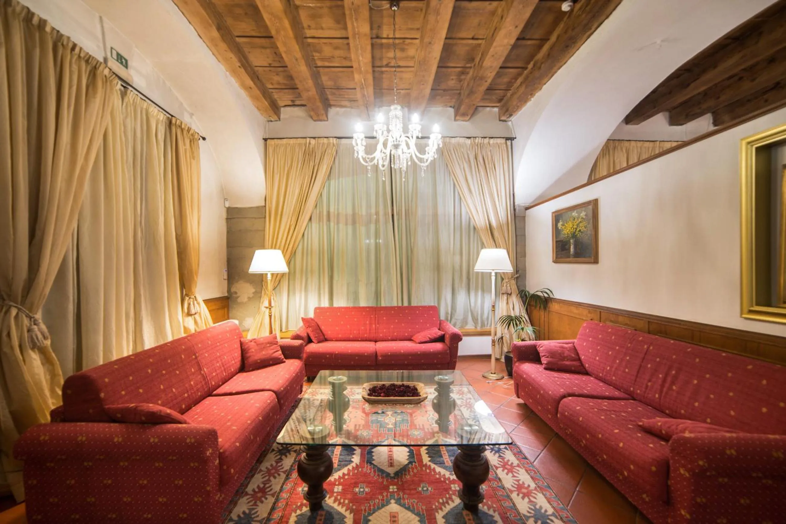 Communal lounge/ TV room in HG Abetone e Piramidi Resort