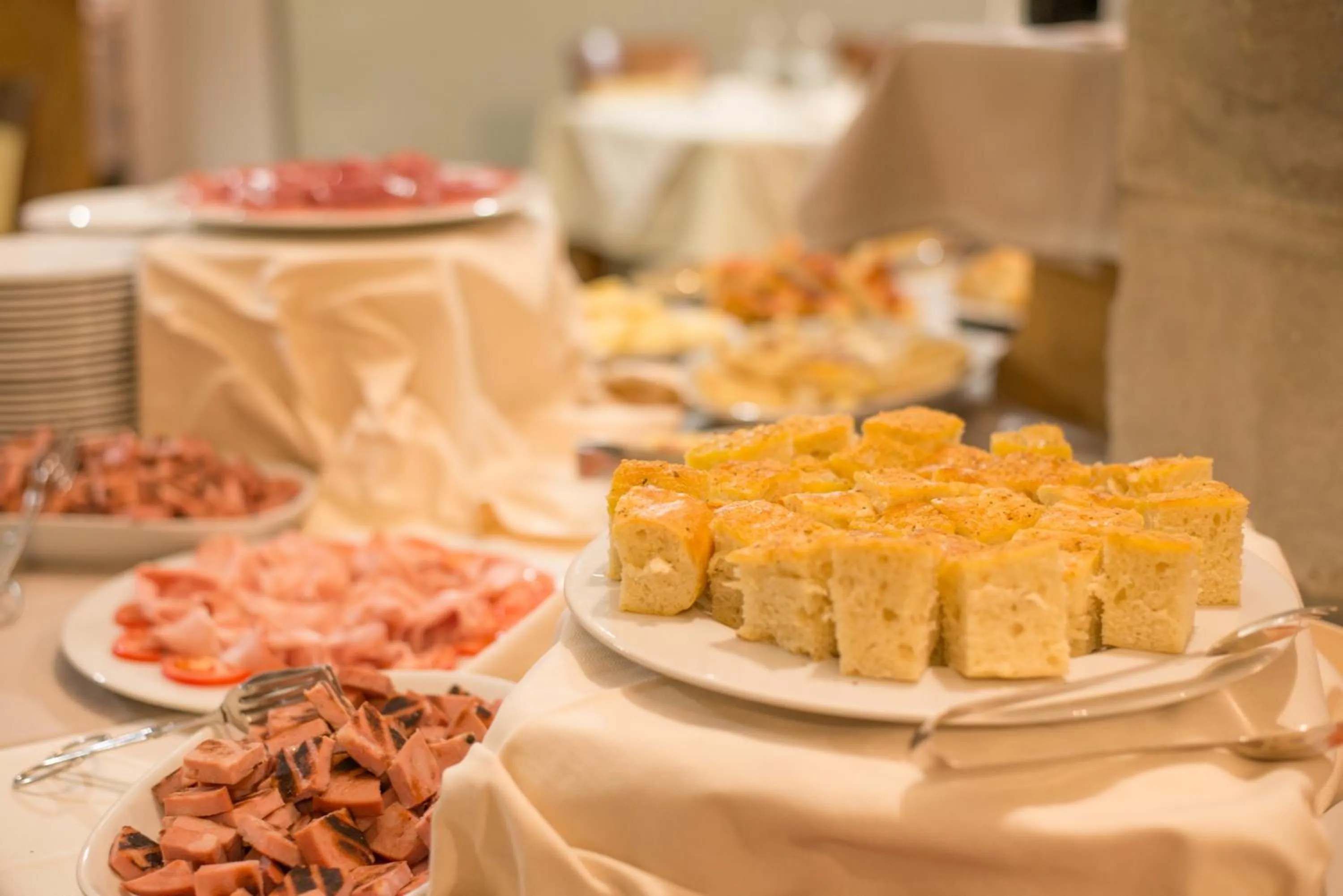 Buffet breakfast in HG Abetone e Piramidi Resort