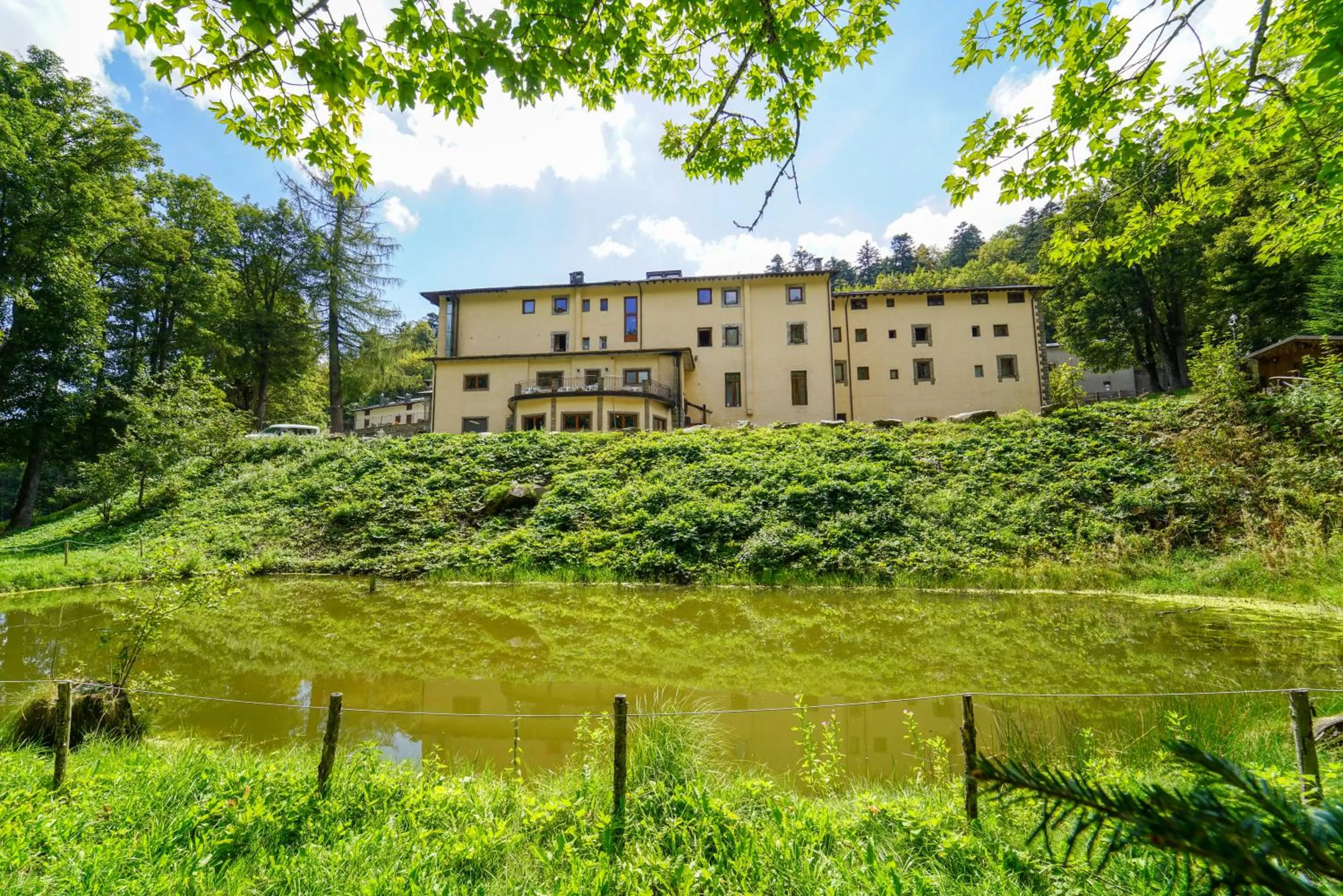 Property building in HG Abetone e Piramidi Resort