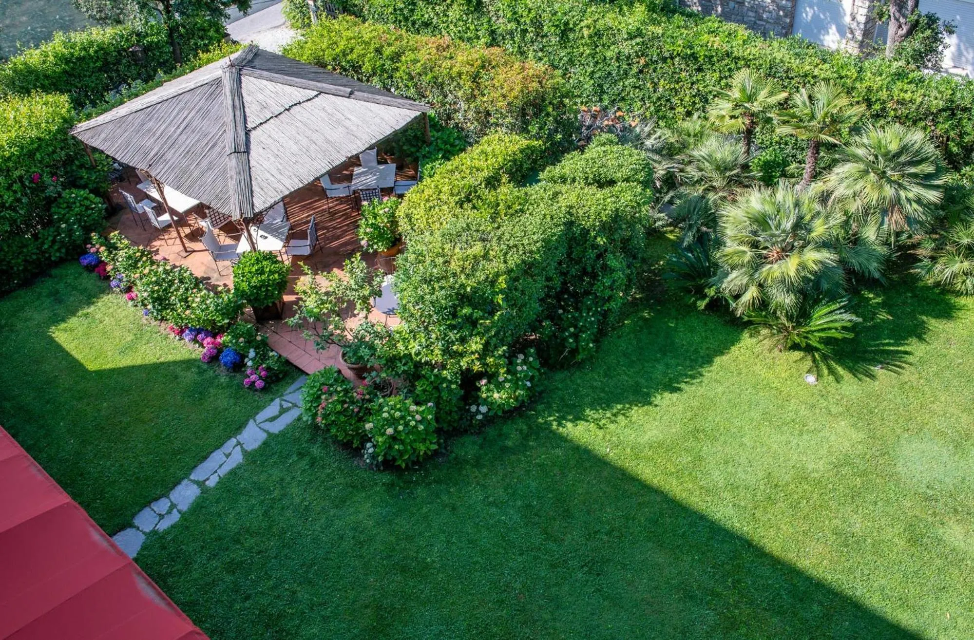 Garden view in Hotel Franceschi