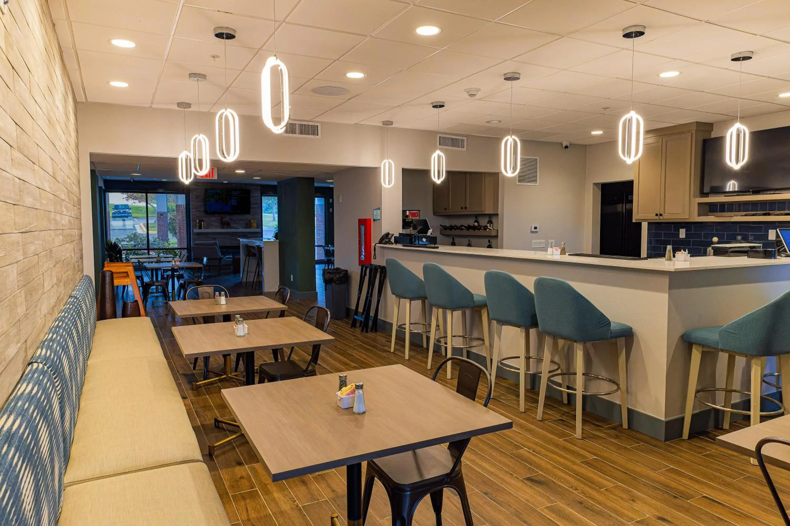 Lounge or bar in The Bridges Hotel