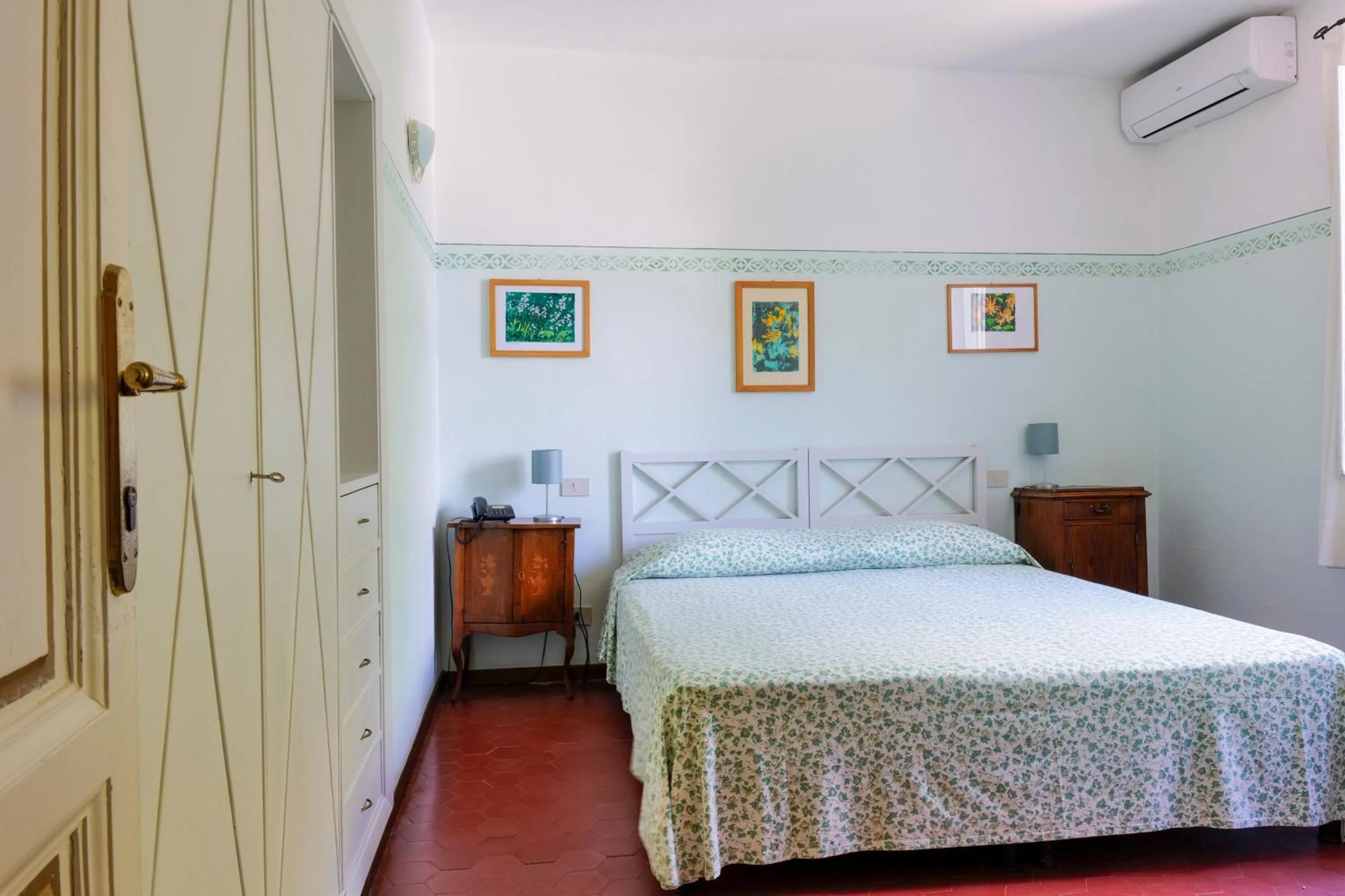 Bed in Hotel Club i Pini - Residenza d'Epoca in Versilia