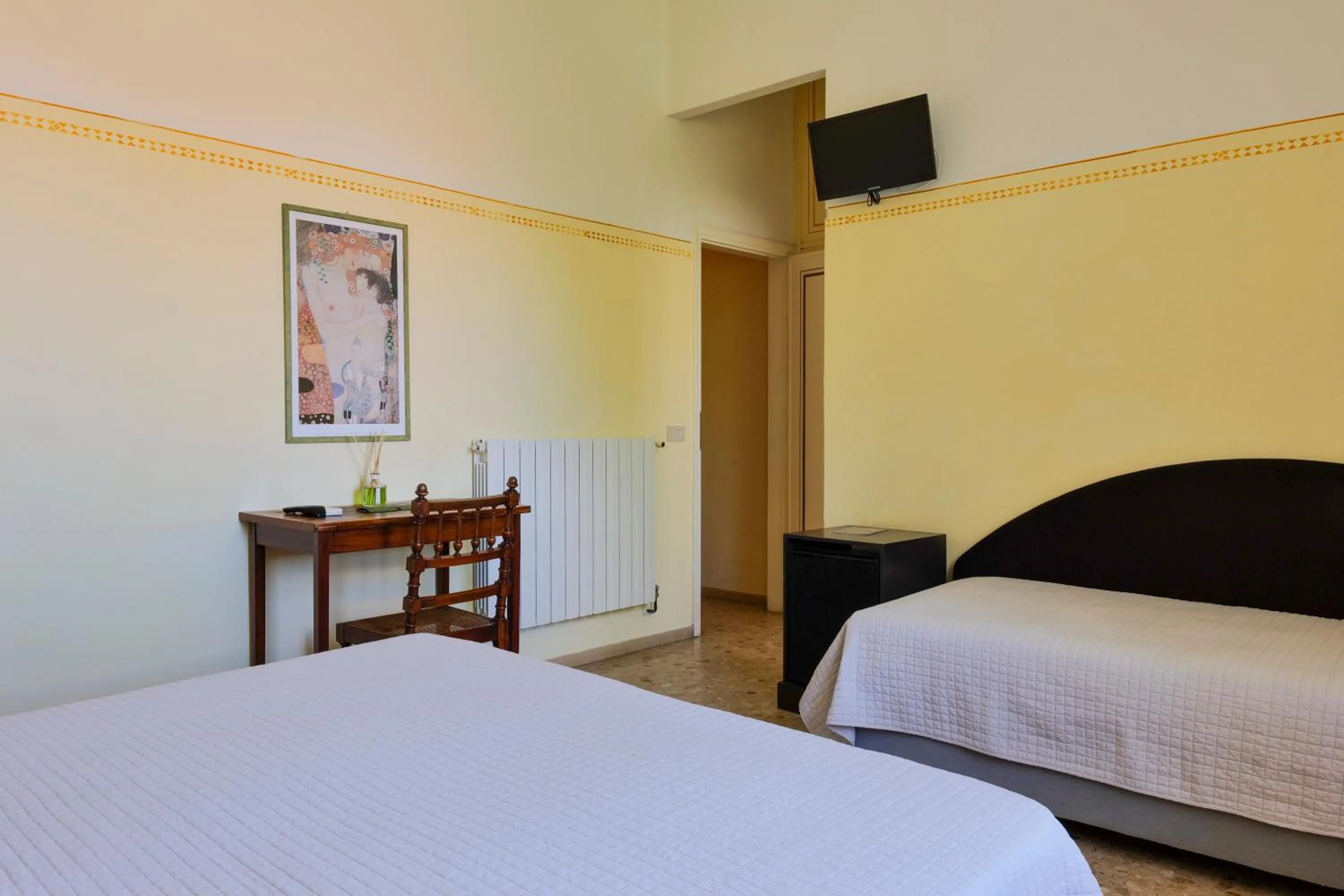 Bed in Hotel Club i Pini - Residenza d'Epoca in Versilia