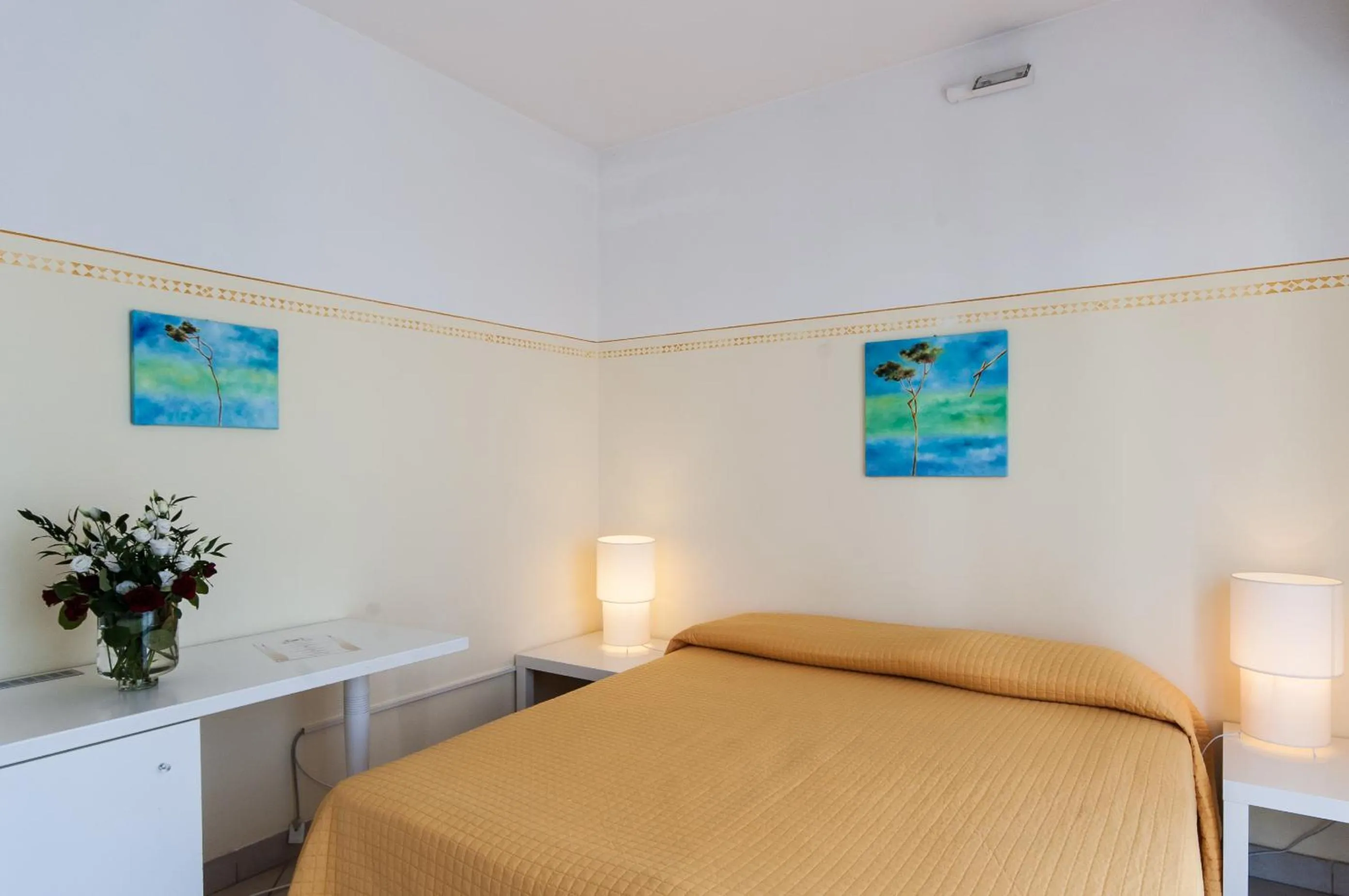 Bed in Hotel Club i Pini - Residenza d'Epoca in Versilia