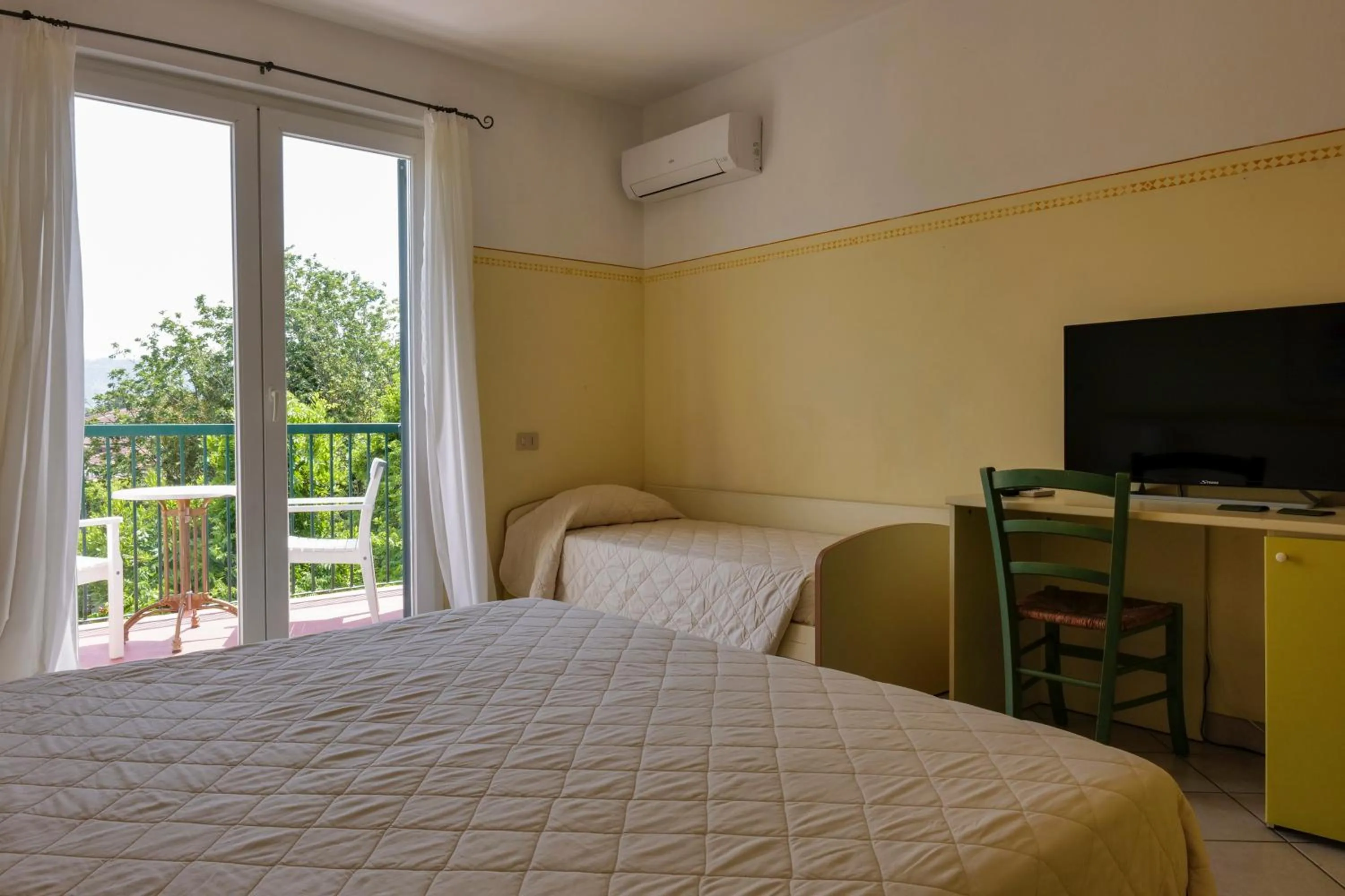 Bed in Hotel Club i Pini - Residenza d'Epoca in Versilia