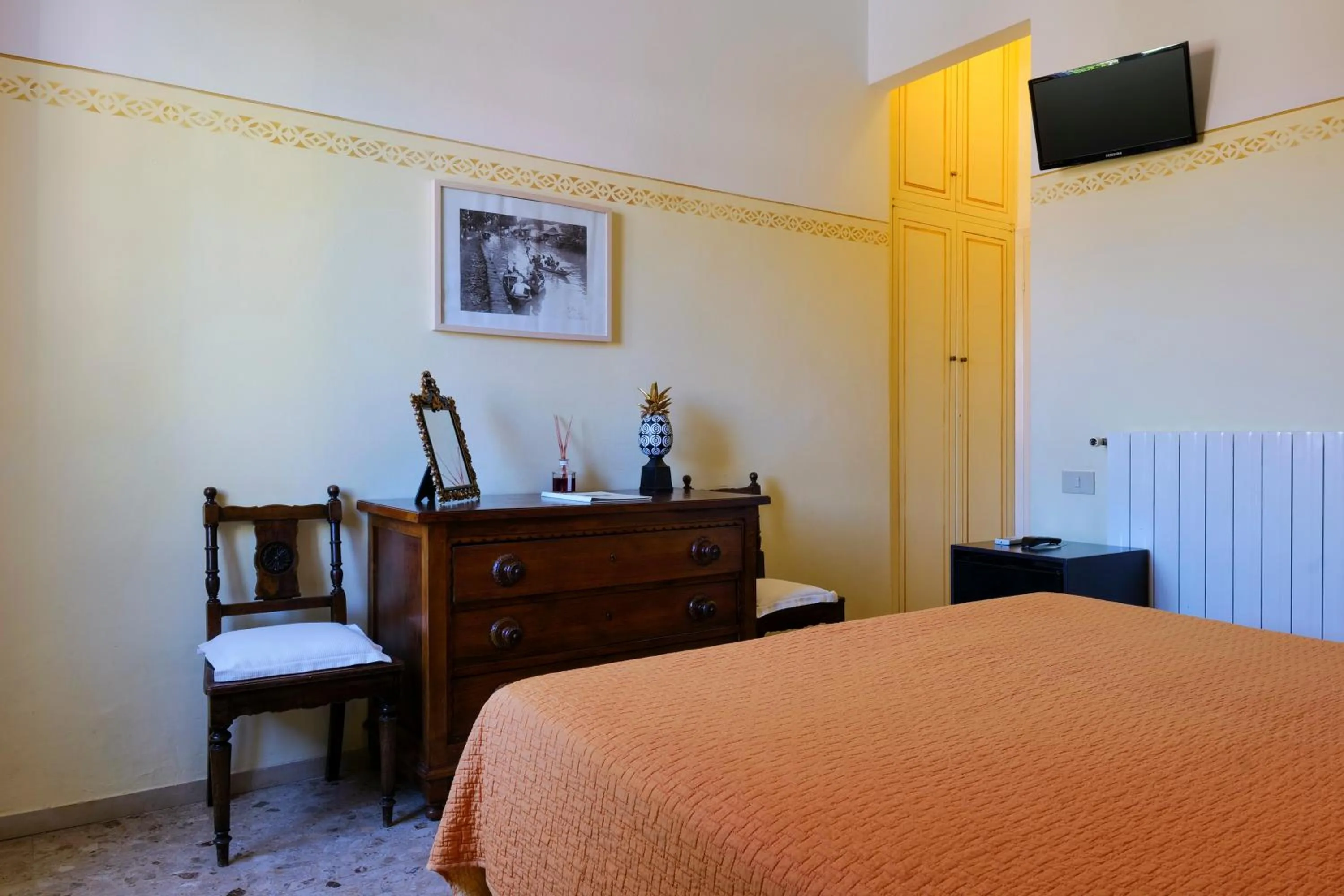 Bed in Hotel Club i Pini - Residenza d'Epoca in Versilia