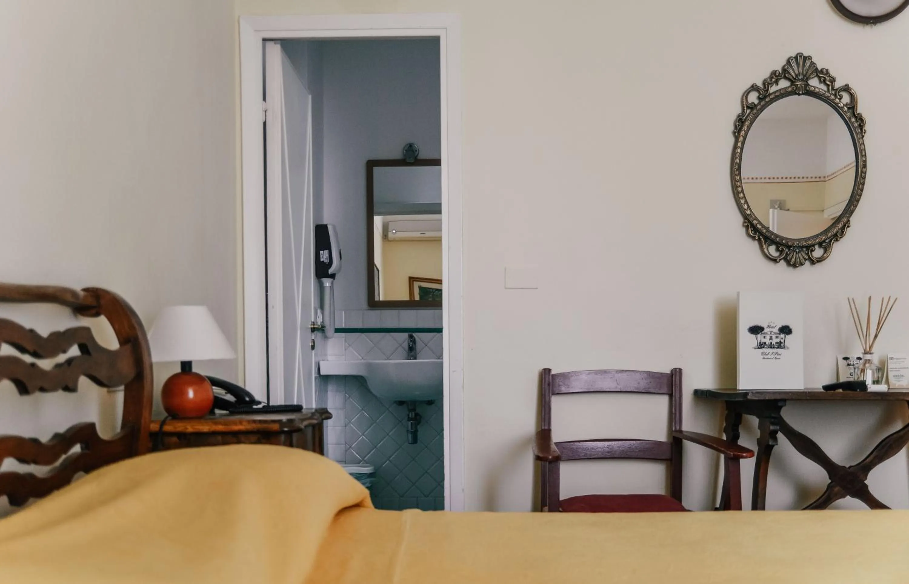 Bed in Hotel Club i Pini - Residenza d'Epoca in Versilia