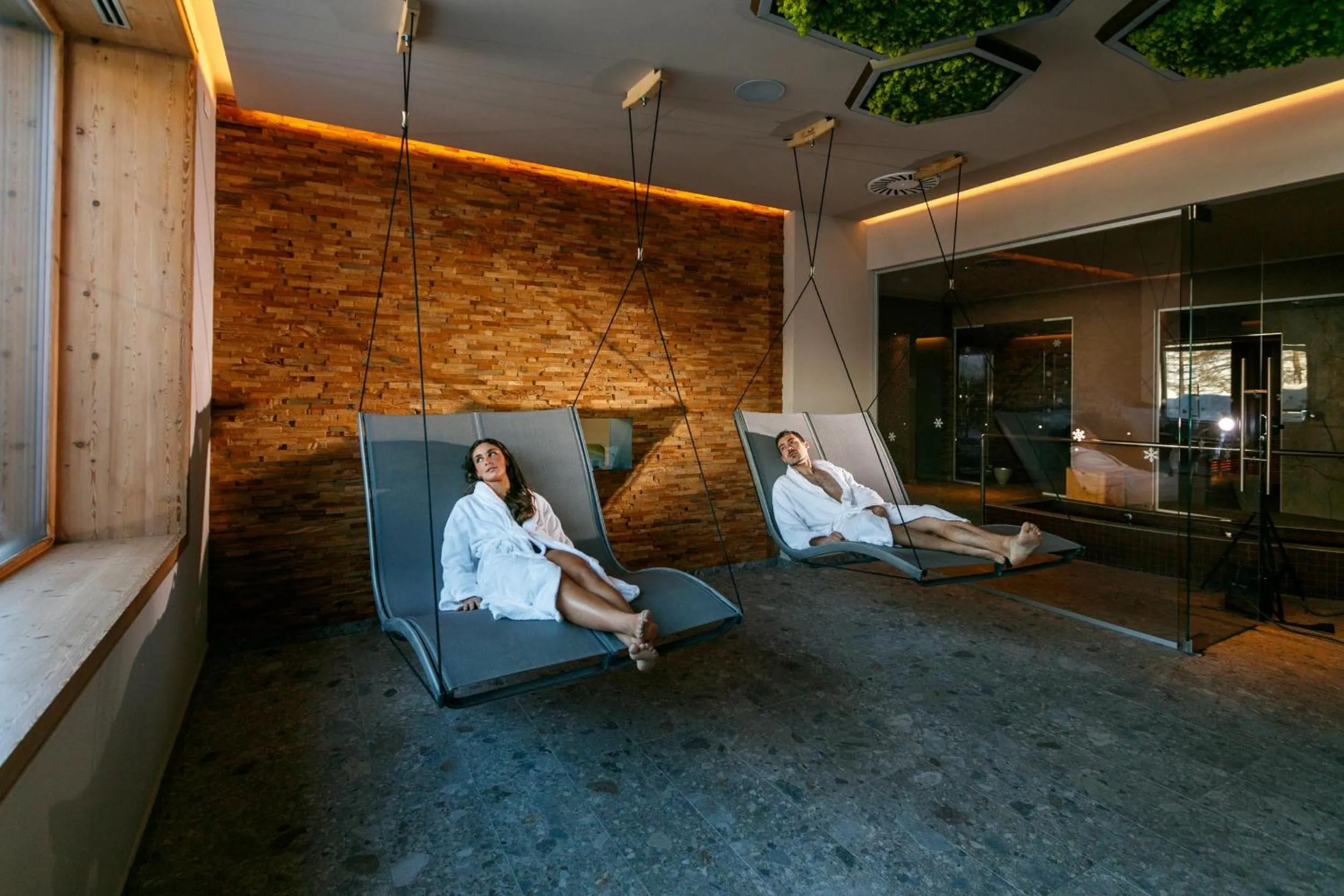 People in Hotel Intermonti