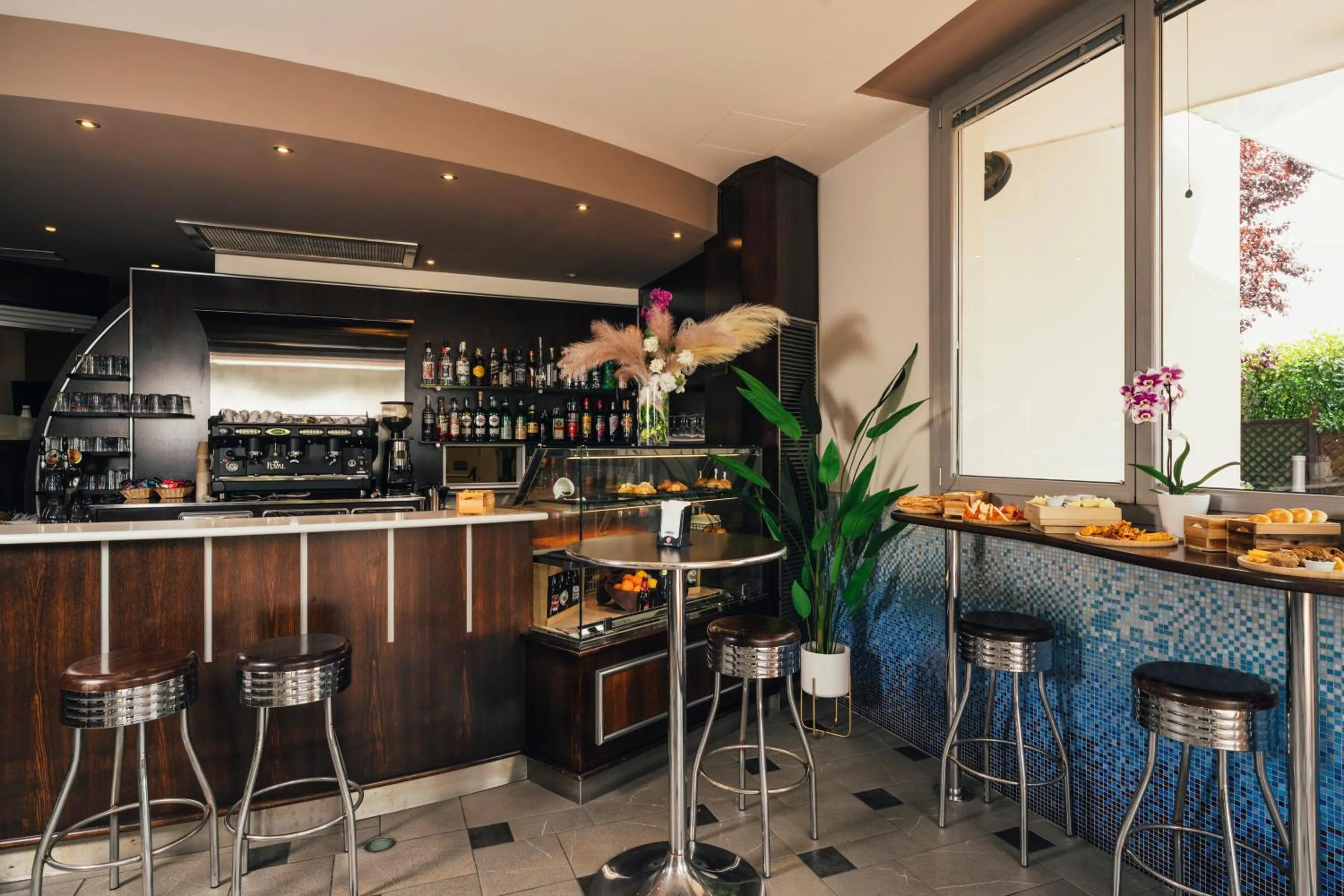 Lounge or bar in Euro Hotel