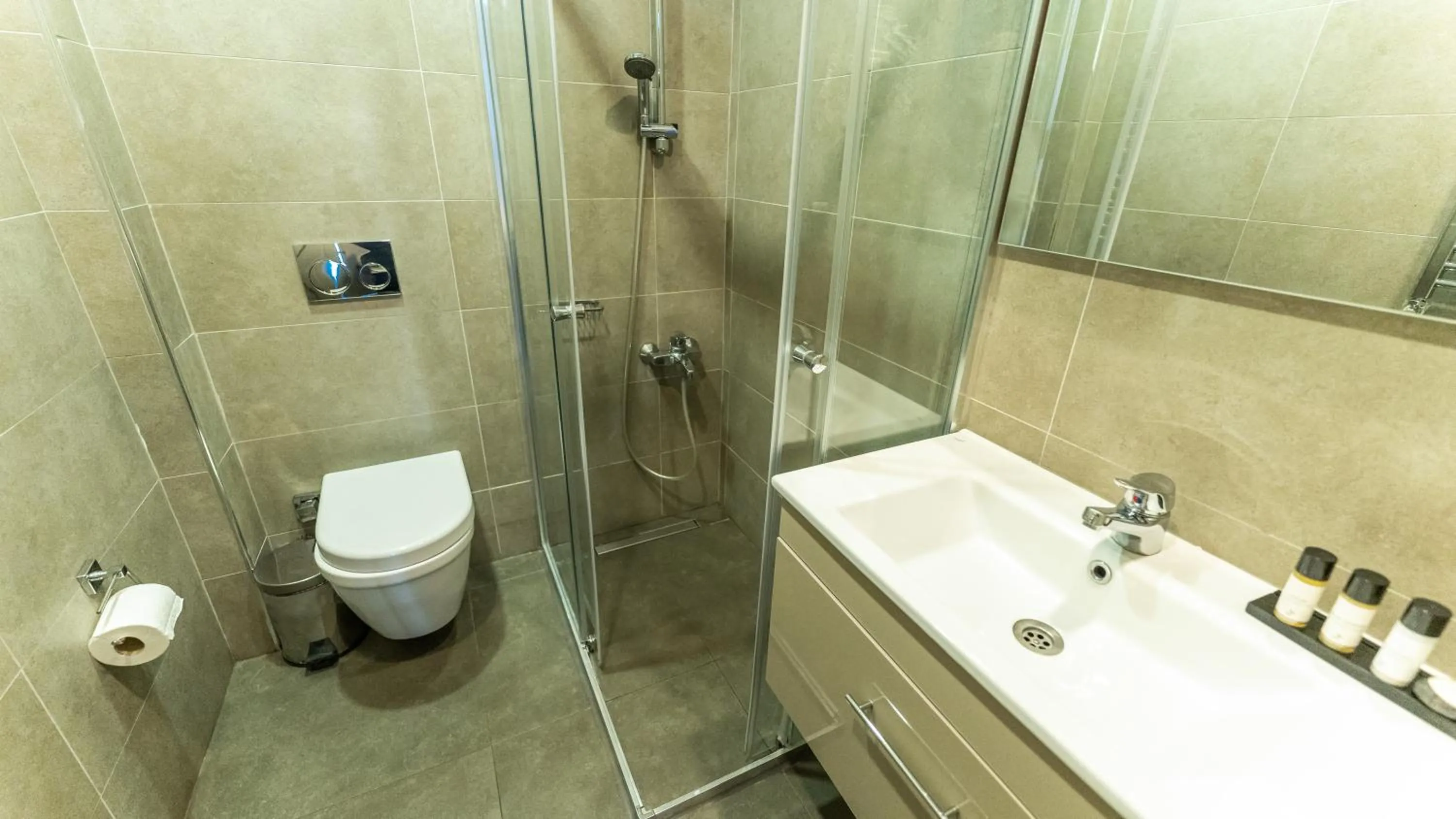 Shower in The Marmara Suadiye Residence