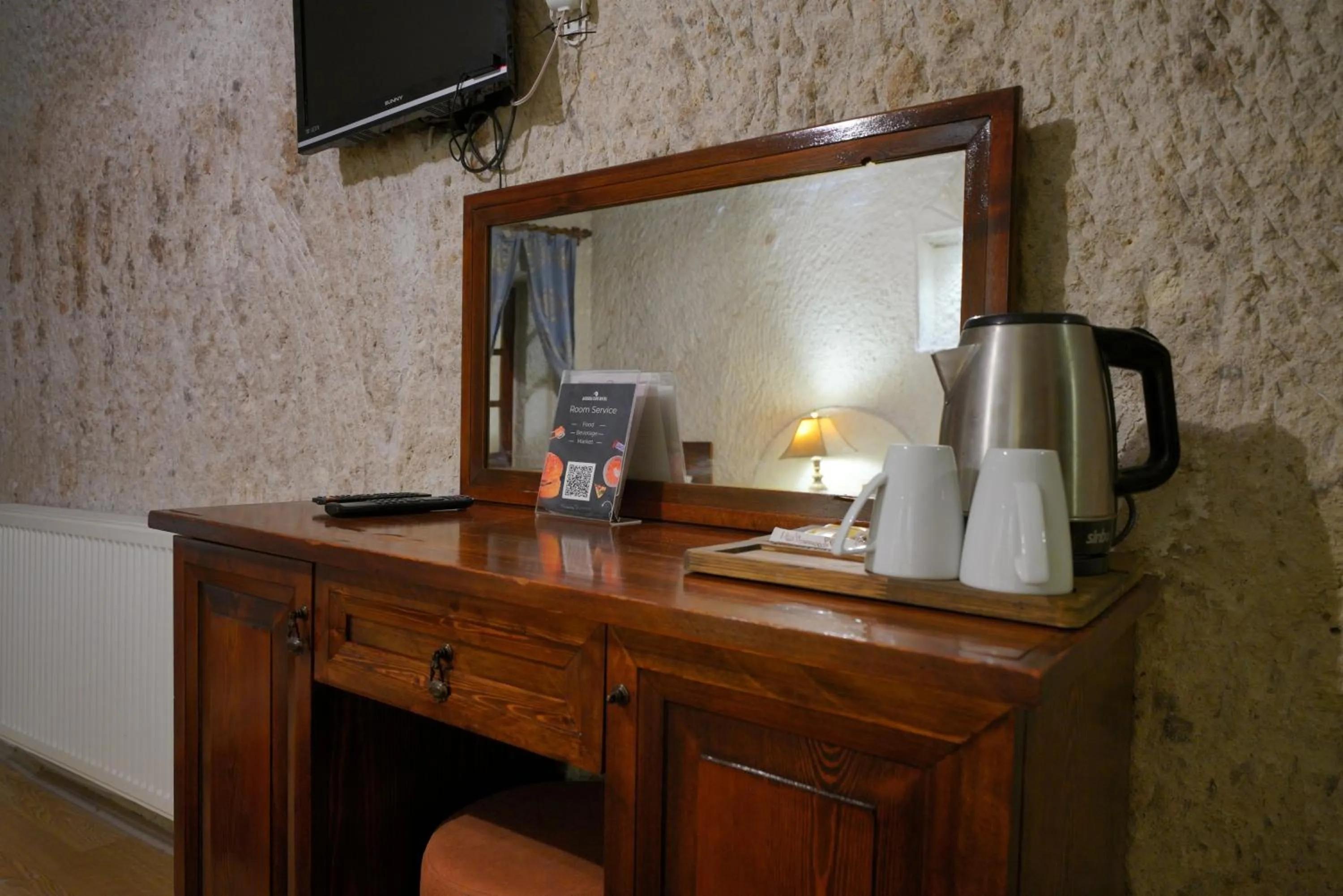 Coffee/tea facilities in Asteria Cave Hotel