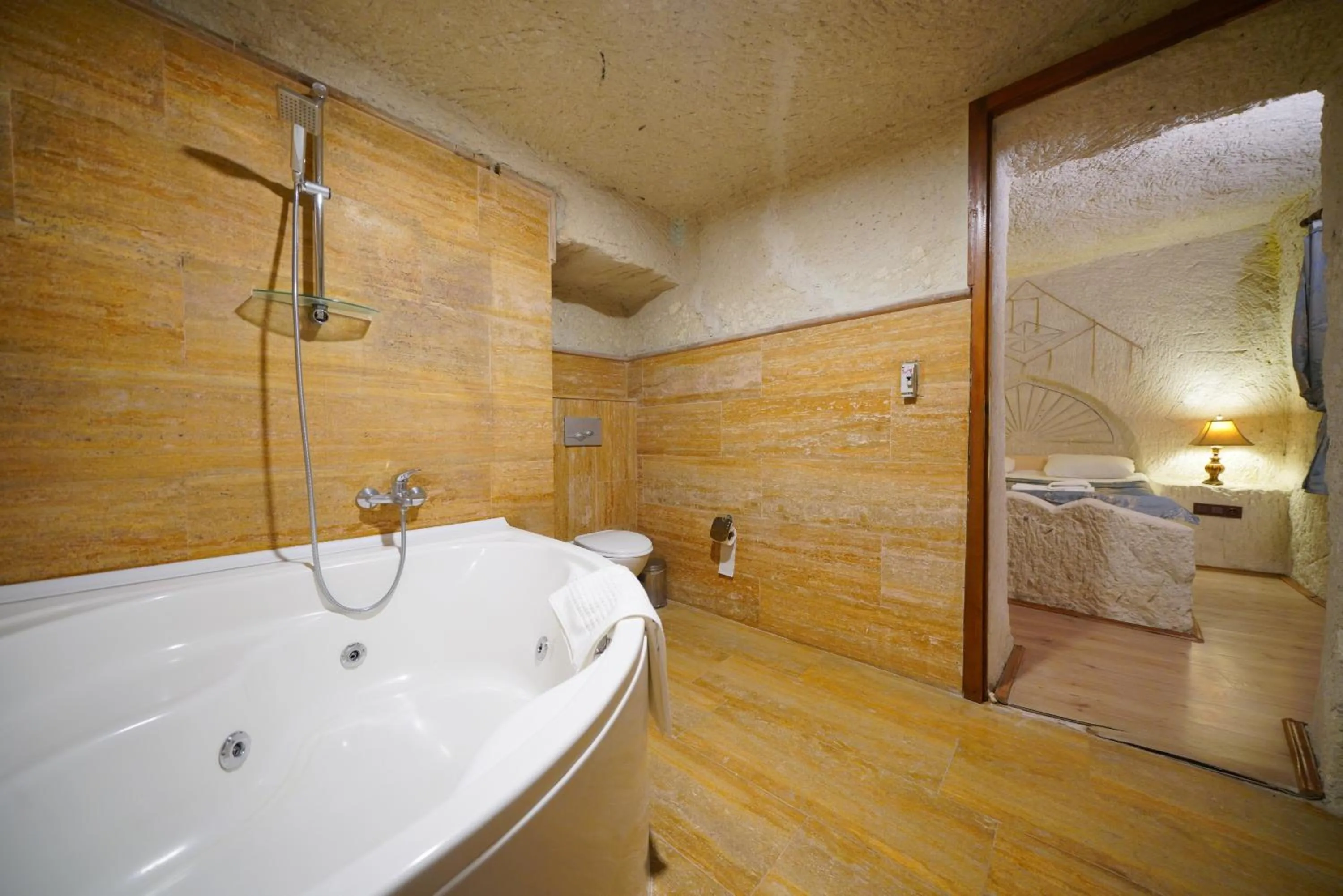 Bath in Asteria Cave Hotel