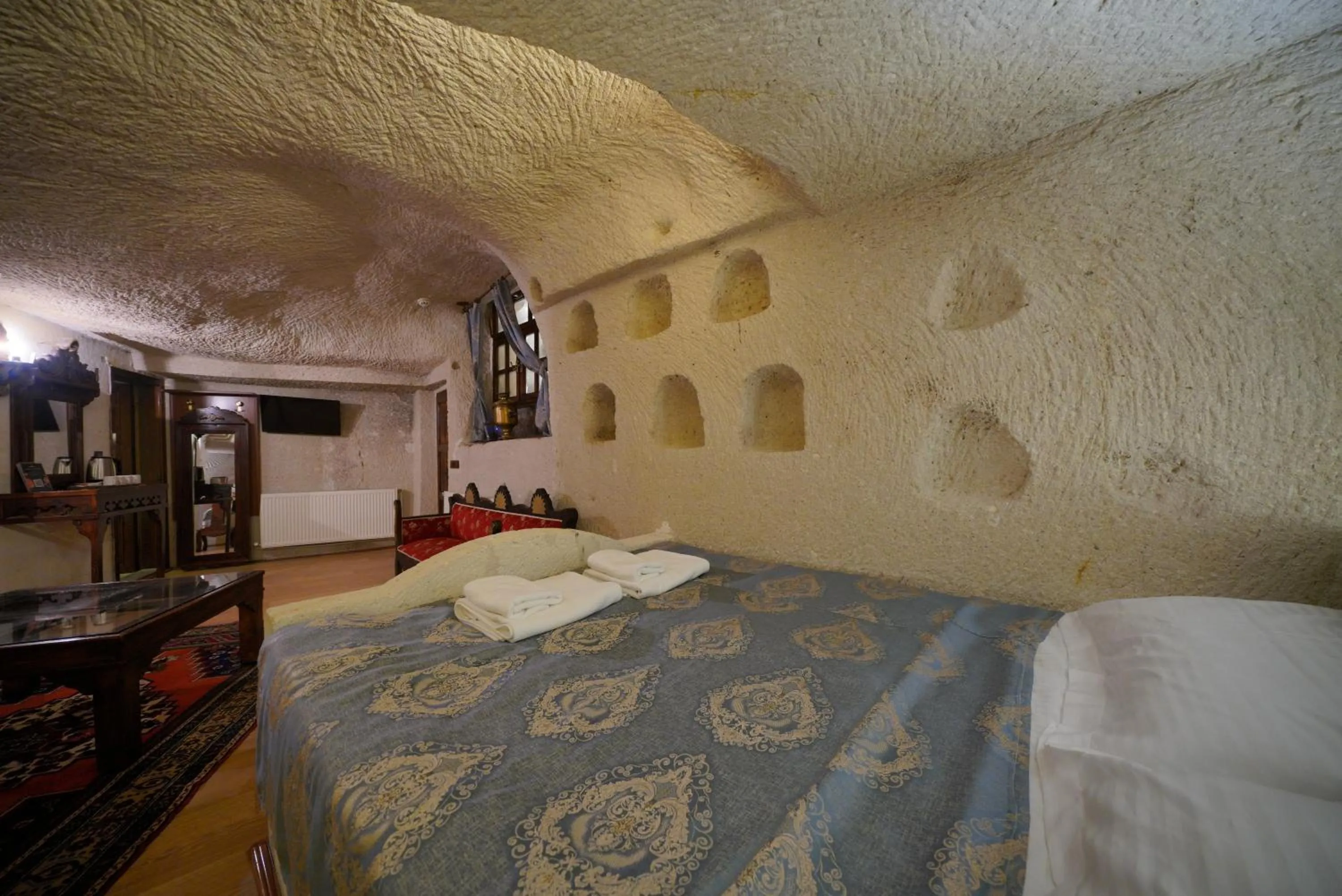 Photo of the whole room, Bed in Asteria Cave Hotel