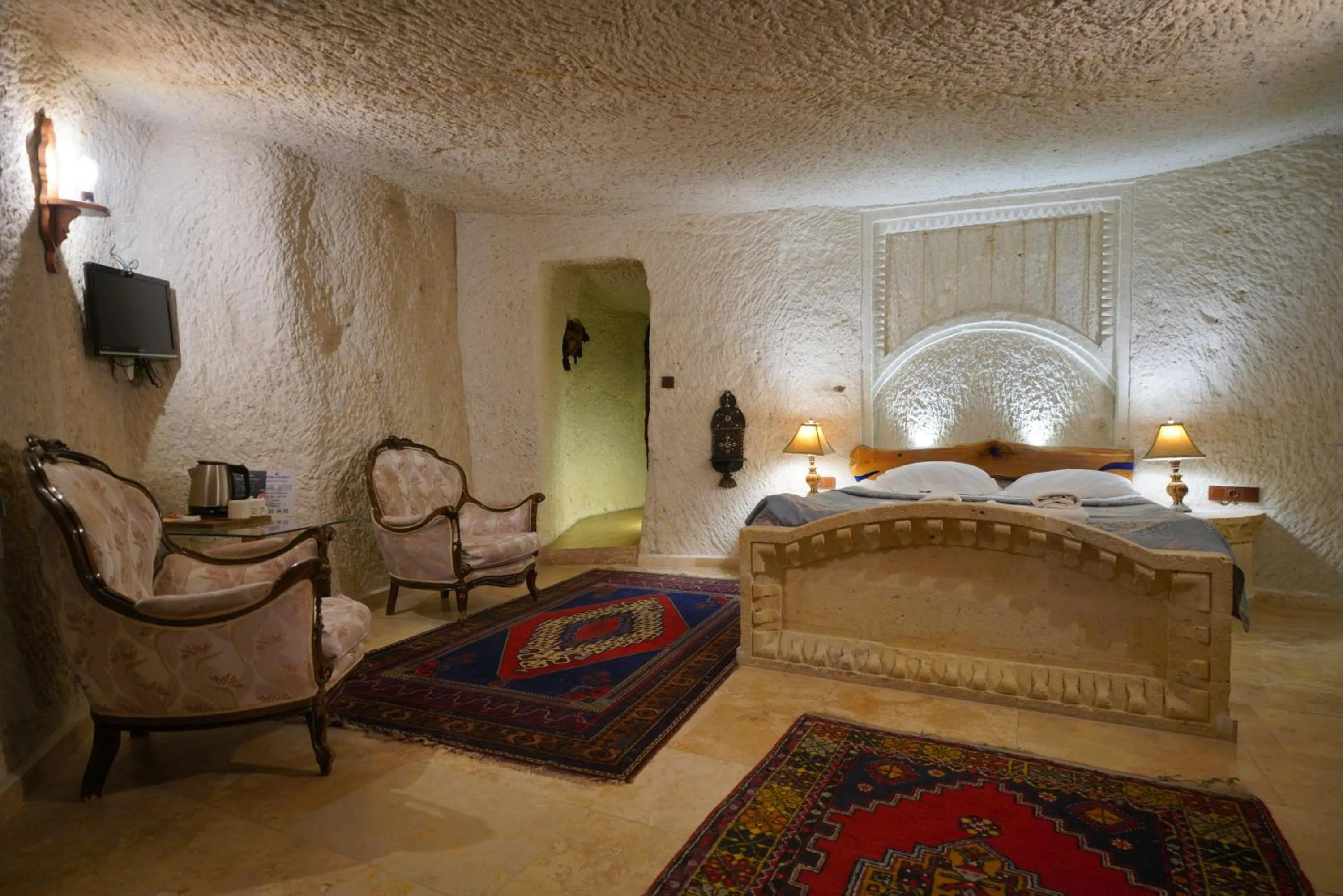 Photo of the whole room, Bed in Asteria Cave Hotel