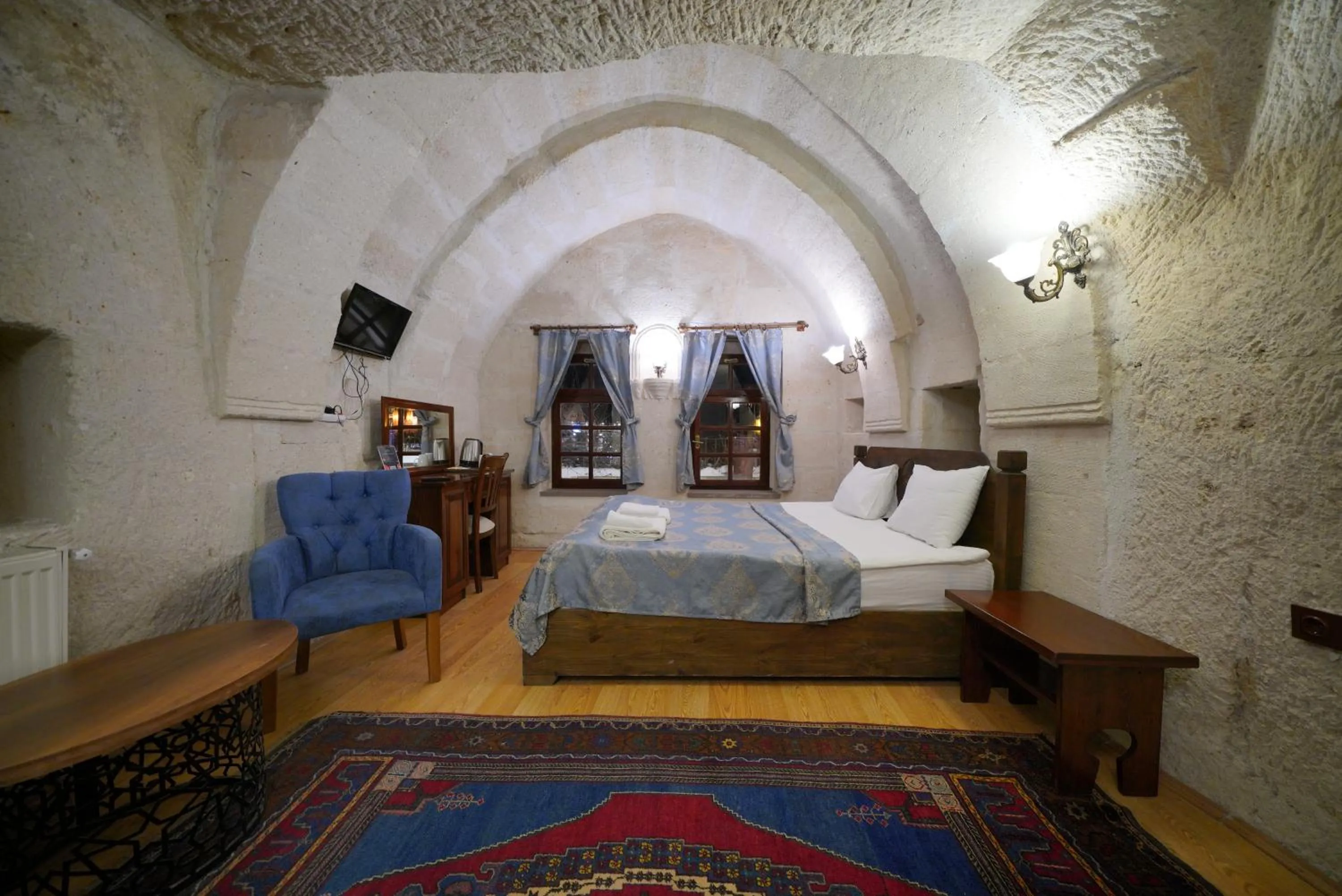 Photo of the whole room, Bed in Asteria Cave Hotel