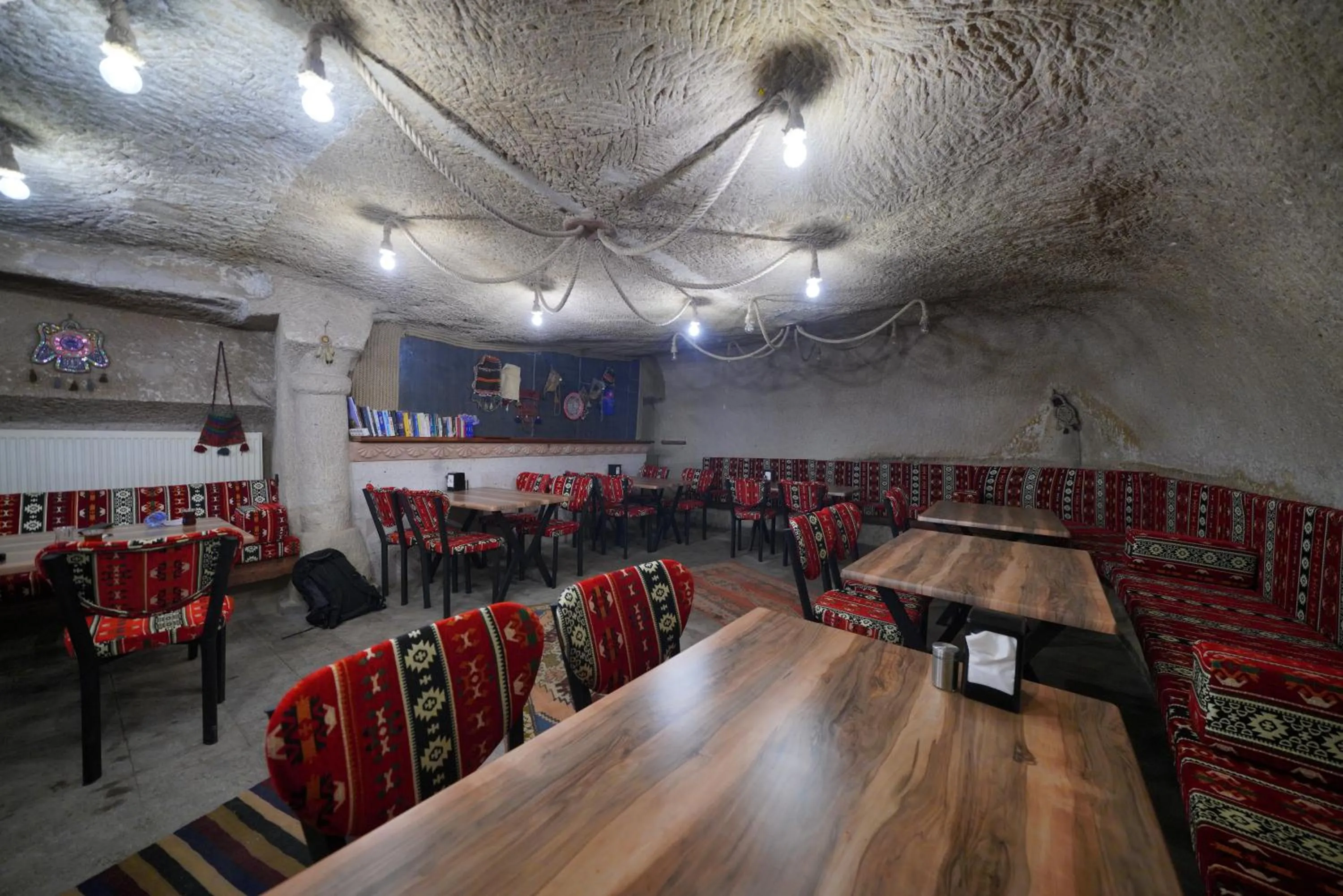 Restaurant/places to eat in Asteria Cave Hotel