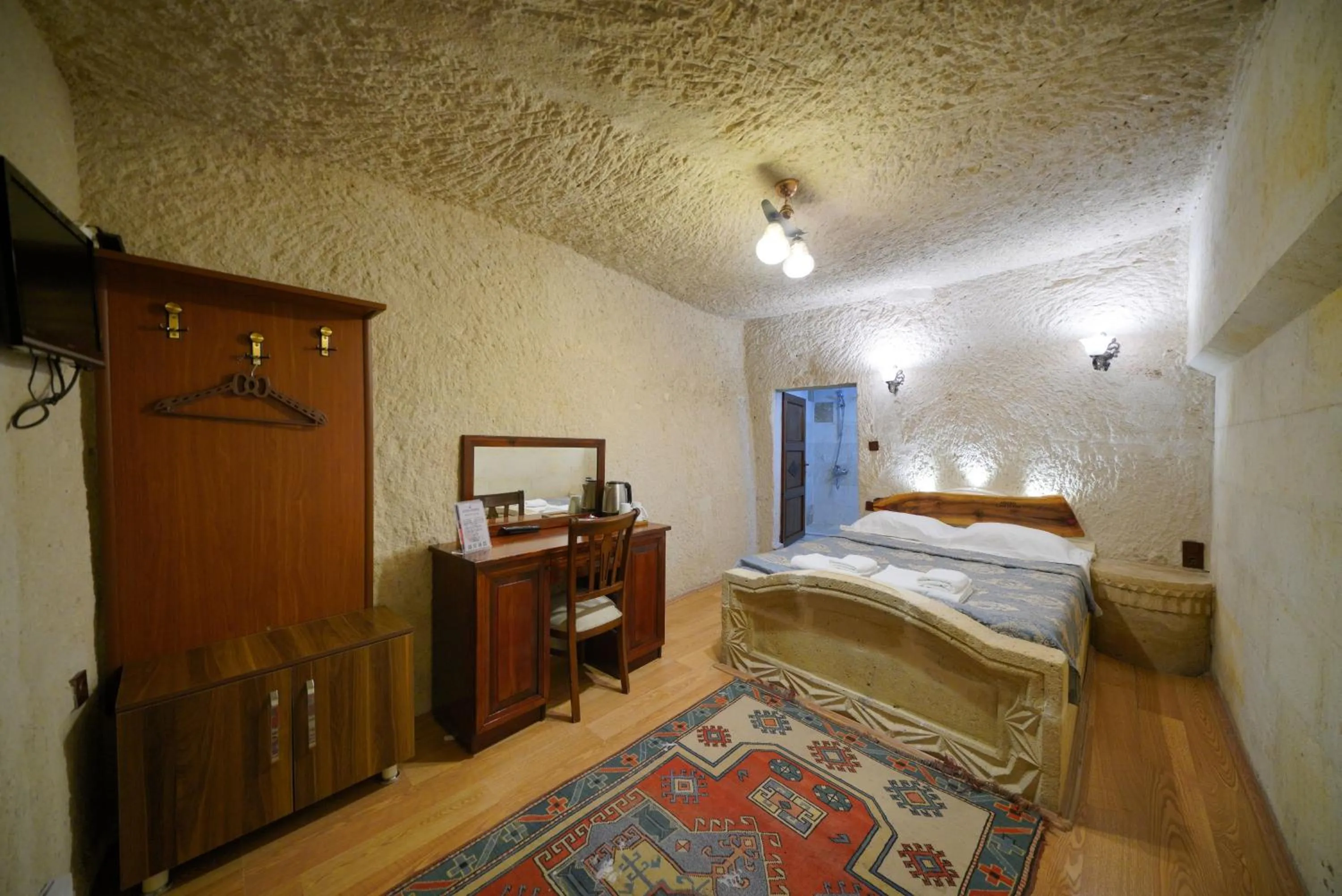 Photo of the whole room, Bed in Asteria Cave Hotel