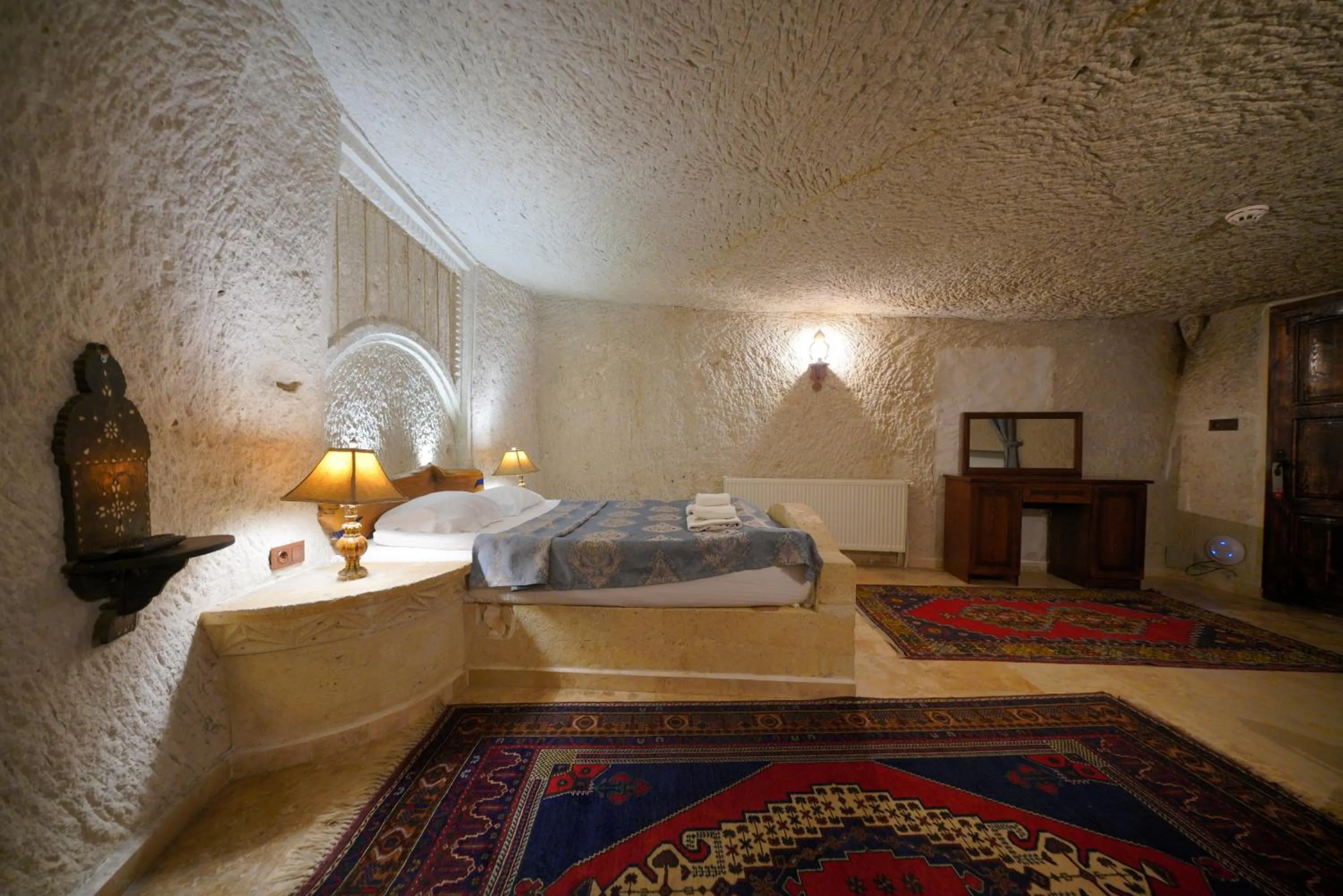 Photo of the whole room, Bed in Asteria Cave Hotel