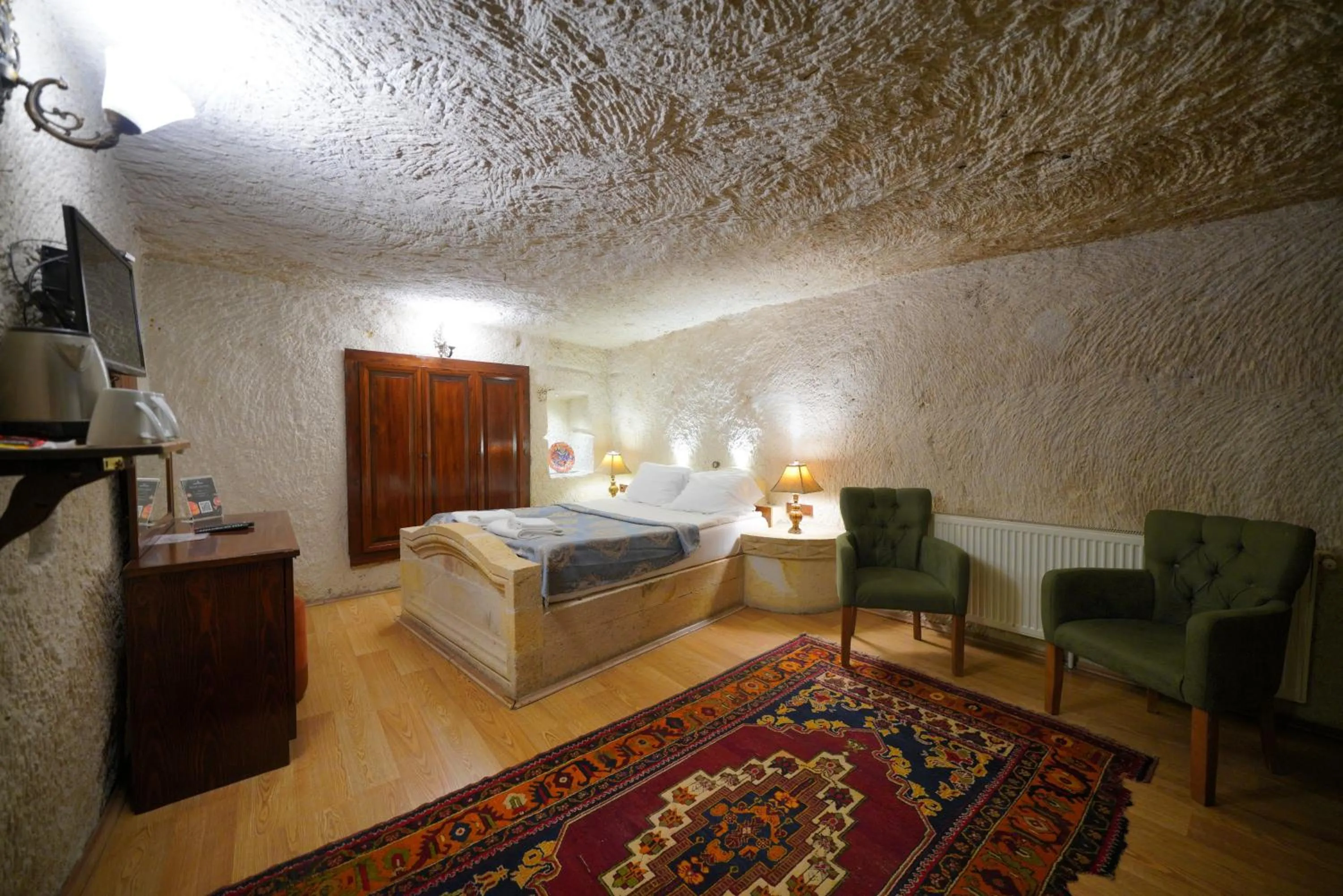 Photo of the whole room, Bed in Asteria Cave Hotel