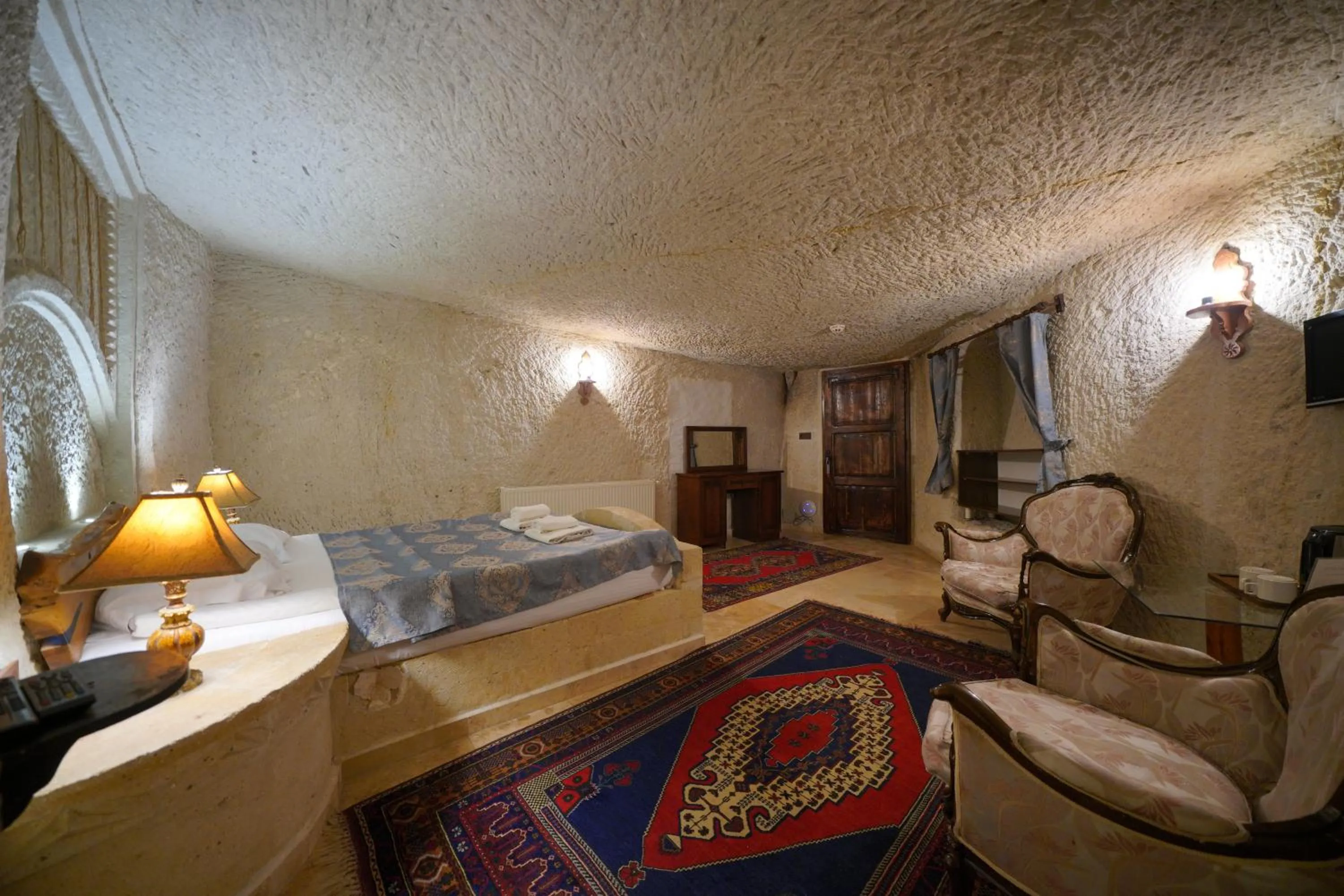 Photo of the whole room, Bed in Asteria Cave Hotel