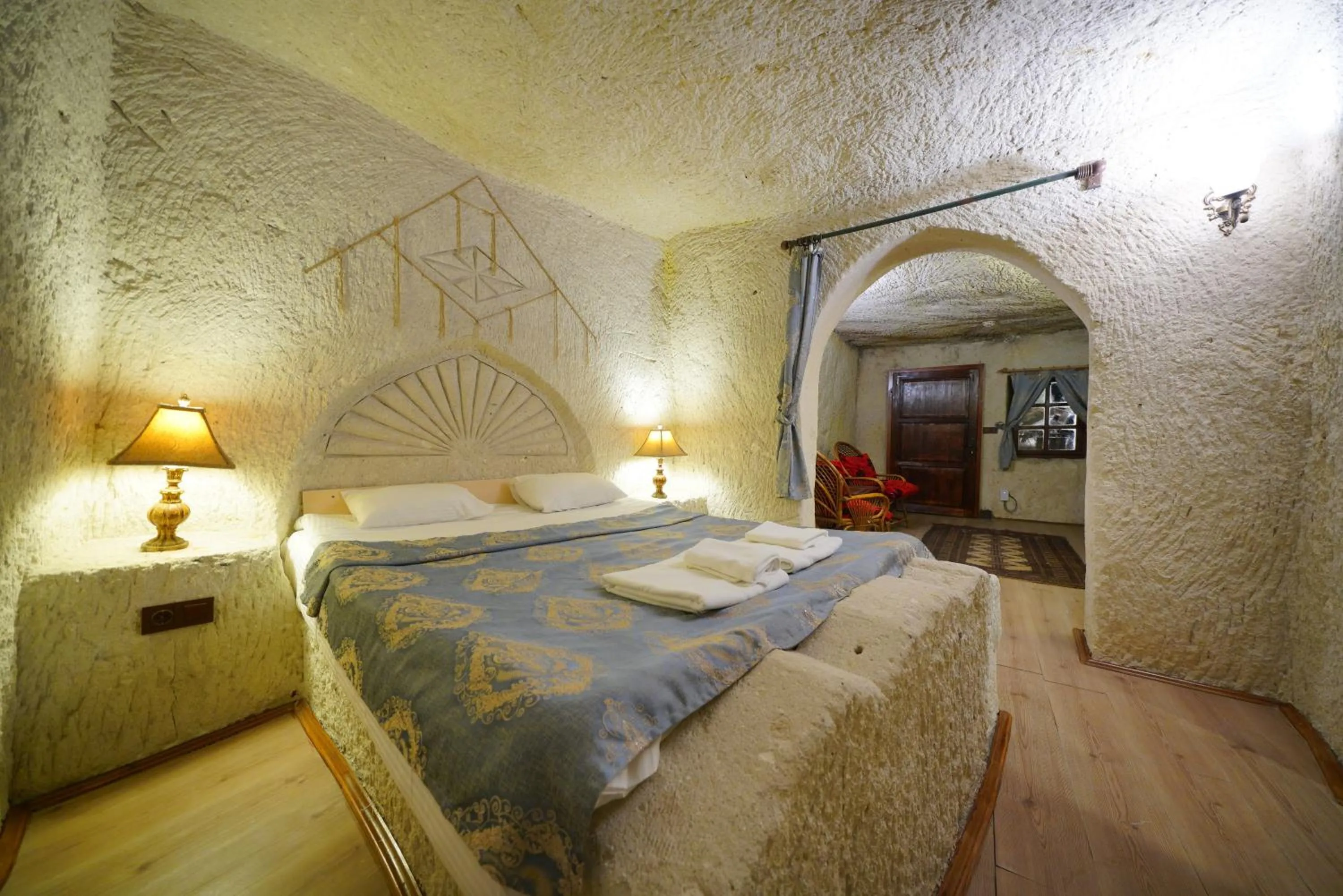 Photo of the whole room, Bed in Asteria Cave Hotel