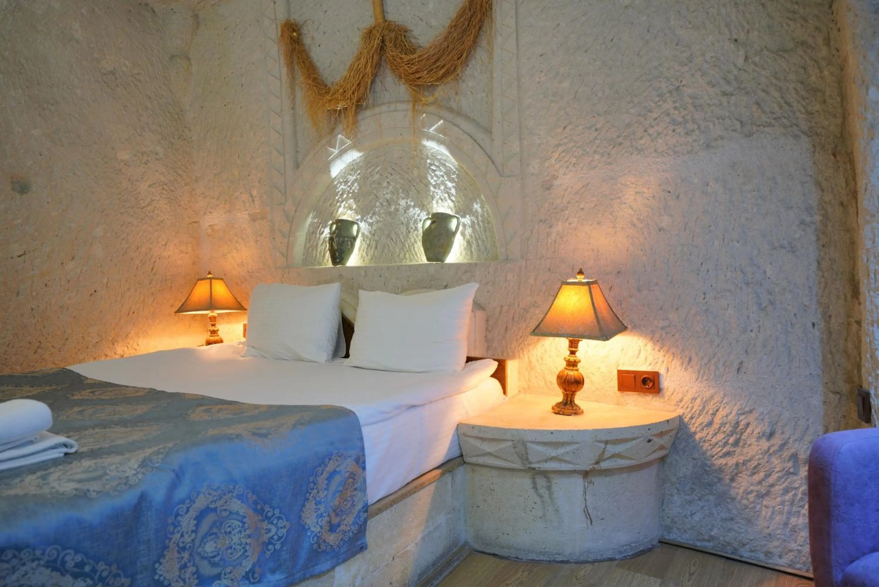Bedroom, Bed in Asteria Cave Hotel