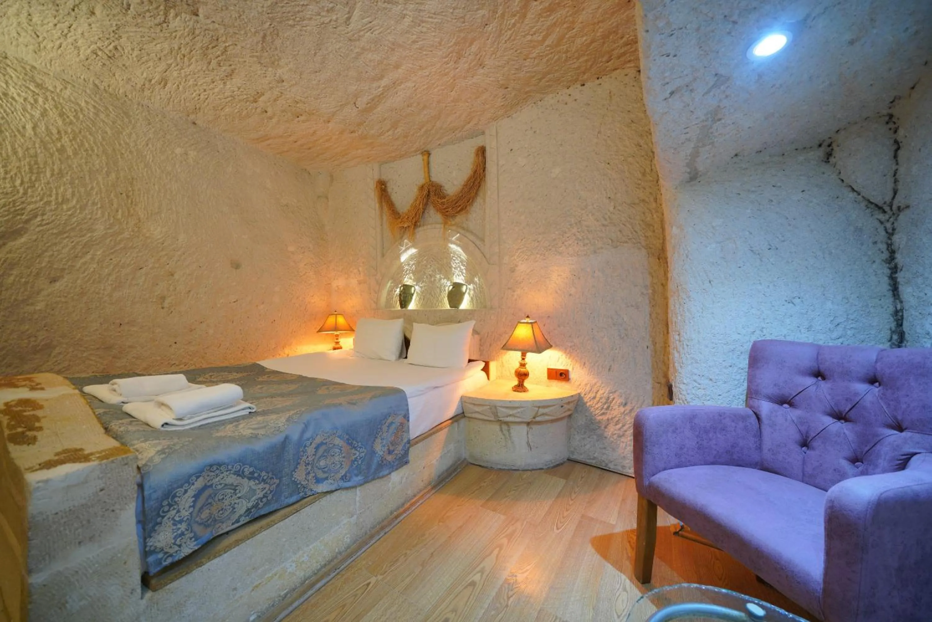 Photo of the whole room, Bed in Asteria Cave Hotel