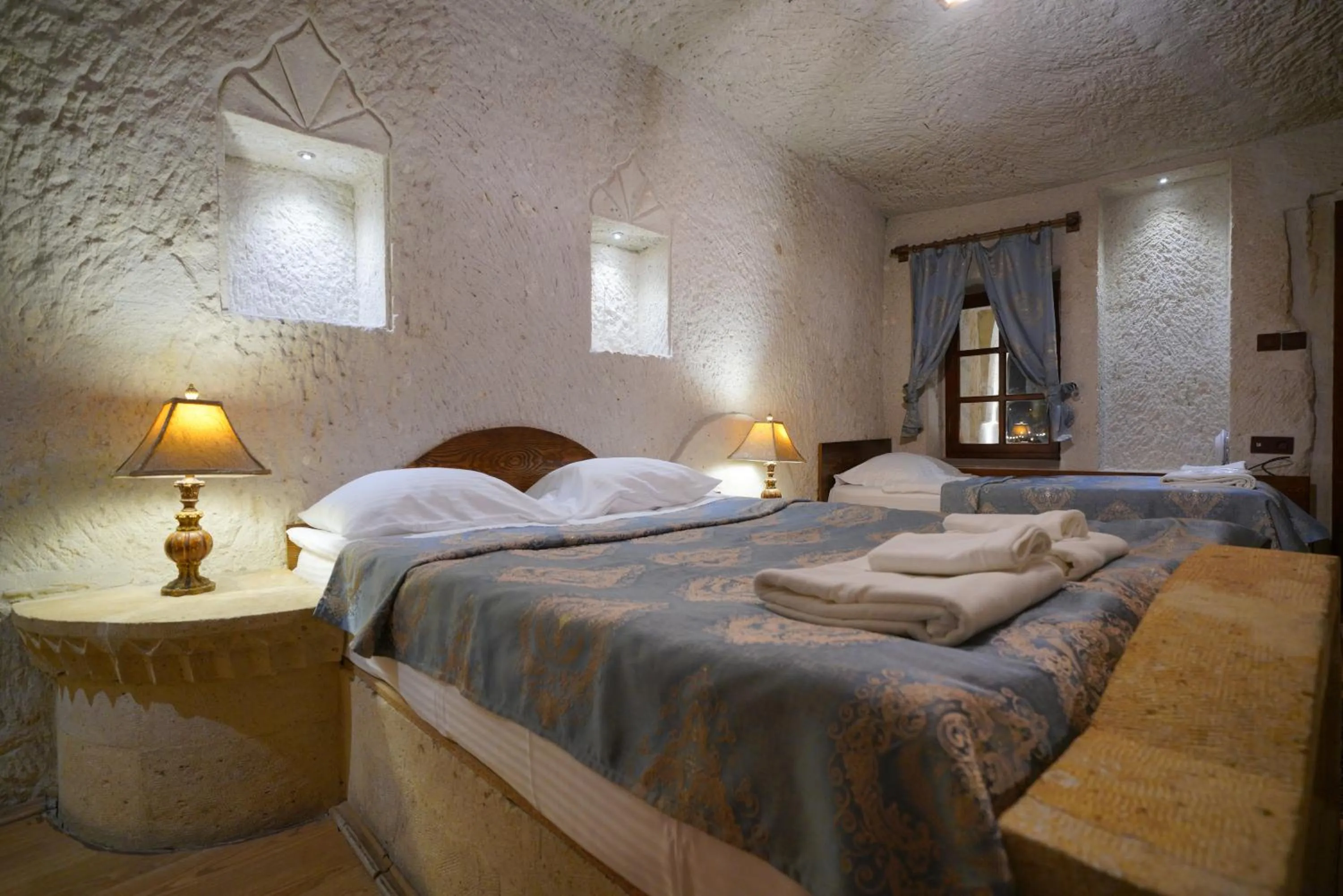Photo of the whole room, Bed in Asteria Cave Hotel