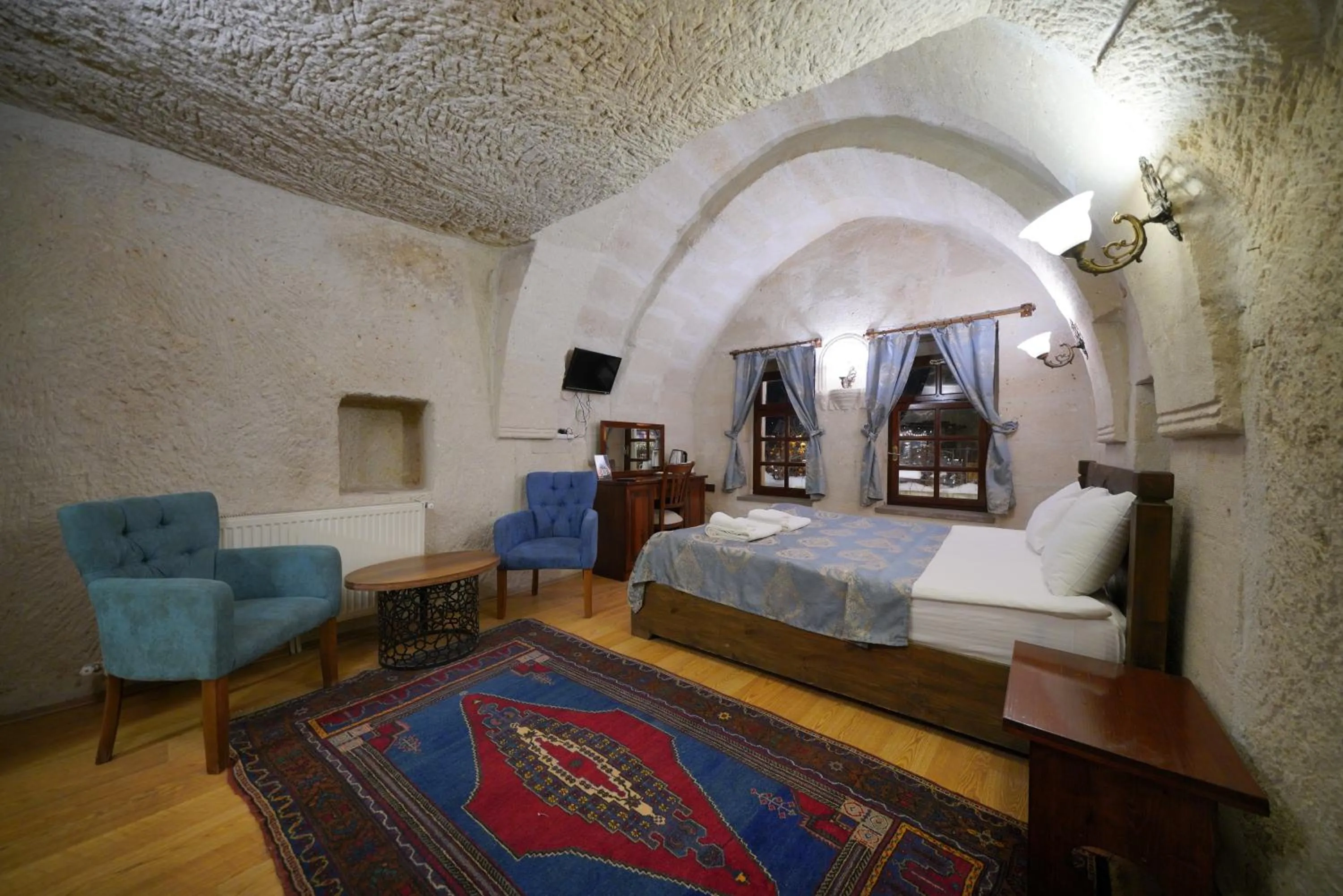 Photo of the whole room, Bed in Asteria Cave Hotel