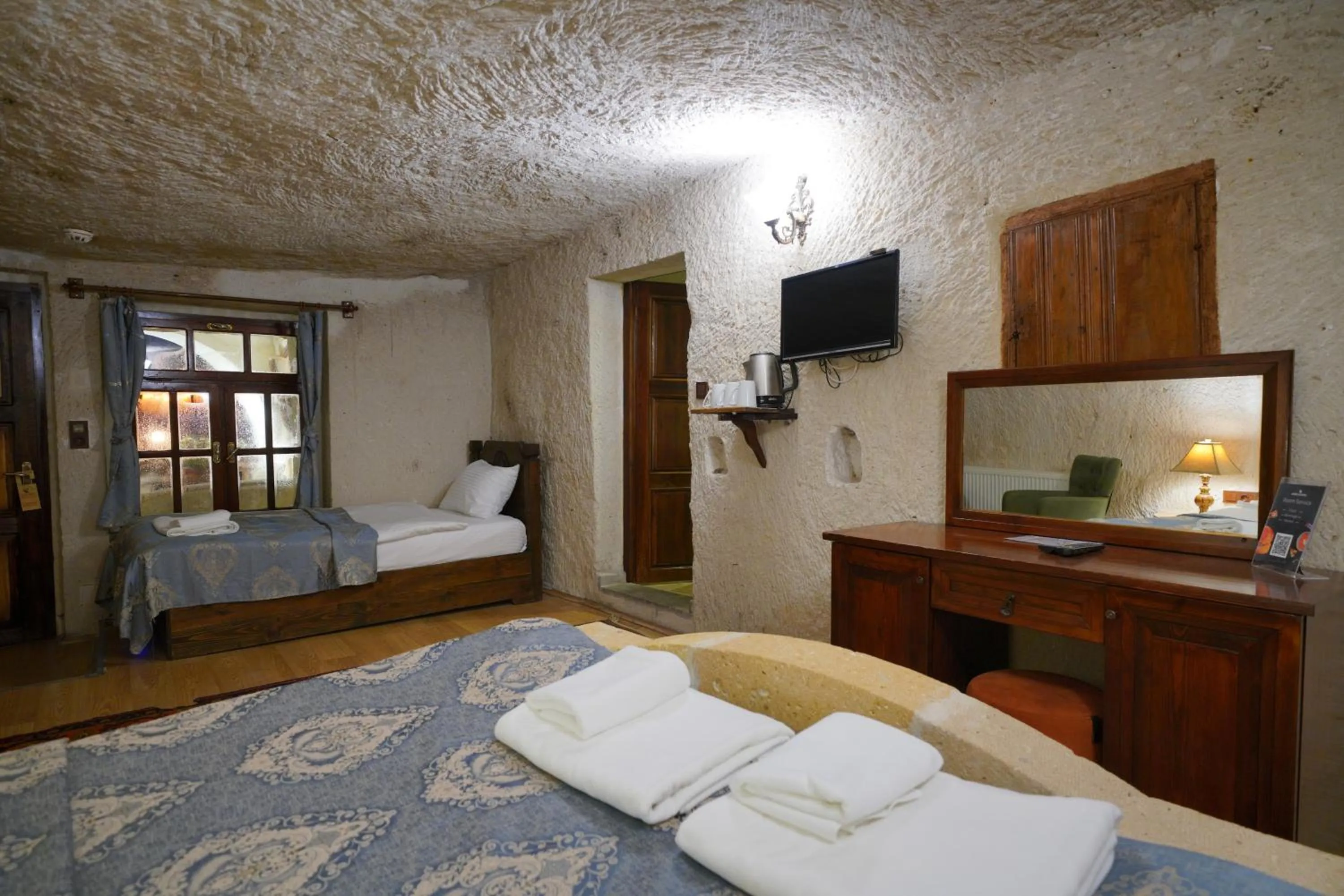 Photo of the whole room, Bed in Asteria Cave Hotel