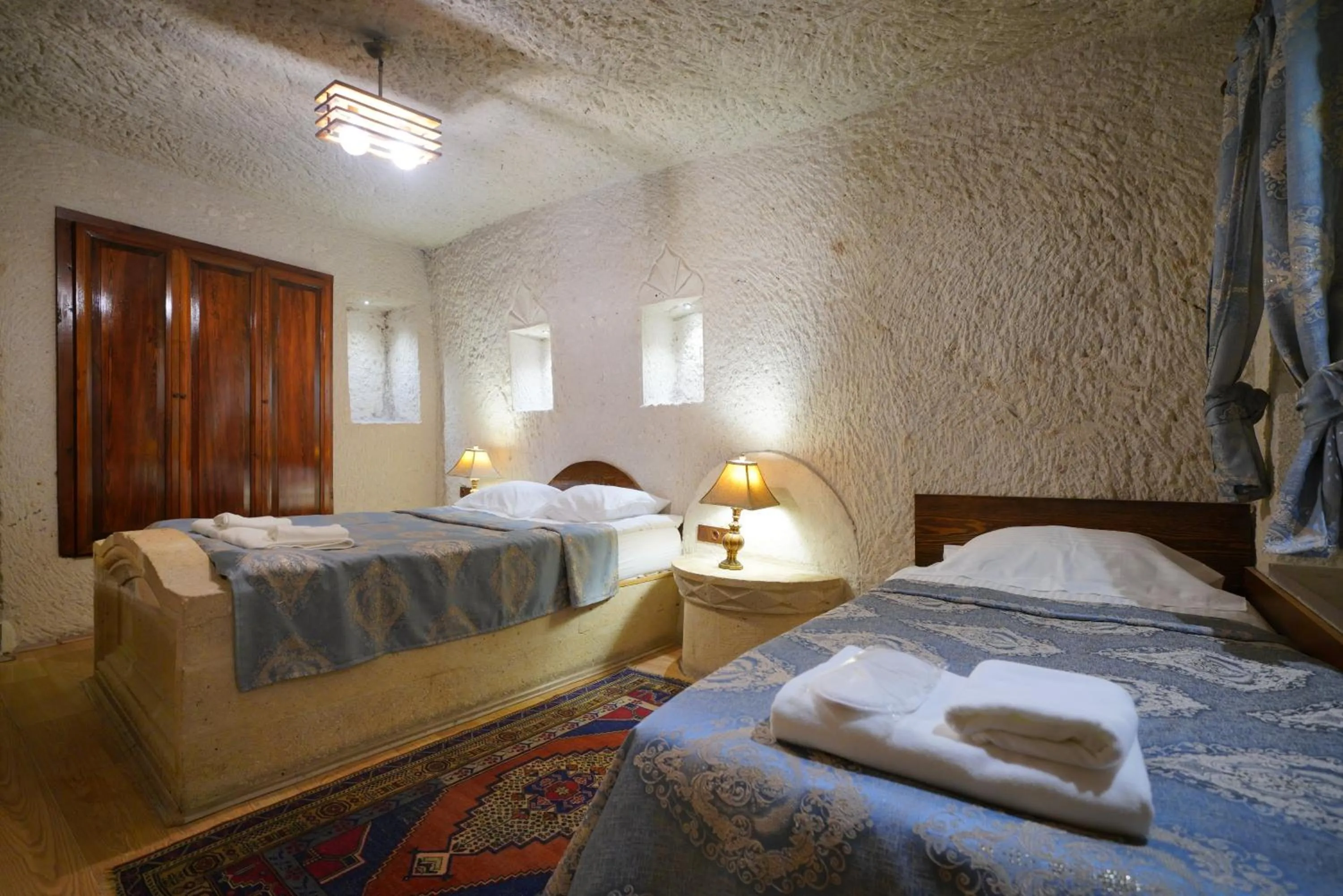 Photo of the whole room, Bed in Asteria Cave Hotel