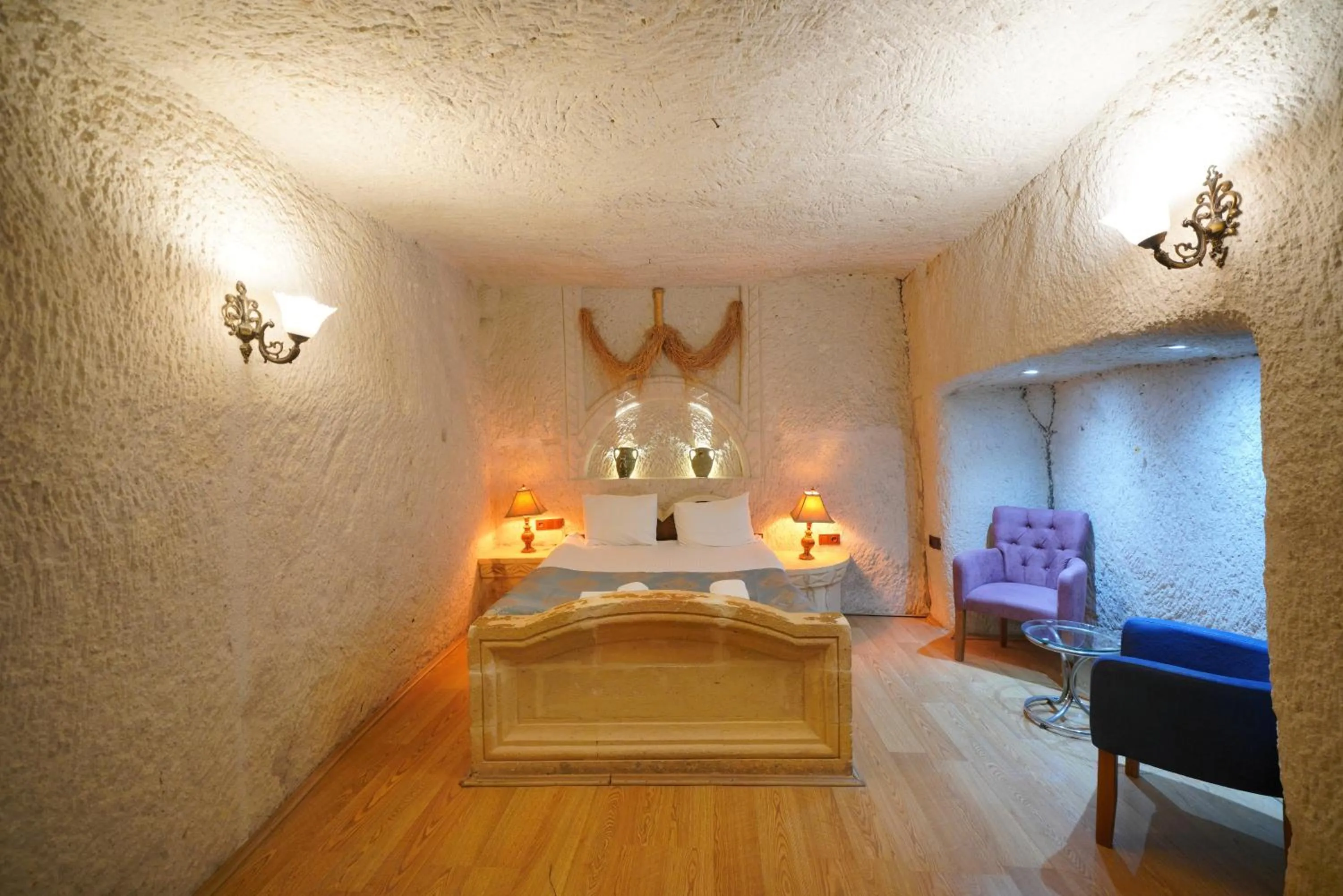 Photo of the whole room, Bed in Asteria Cave Hotel