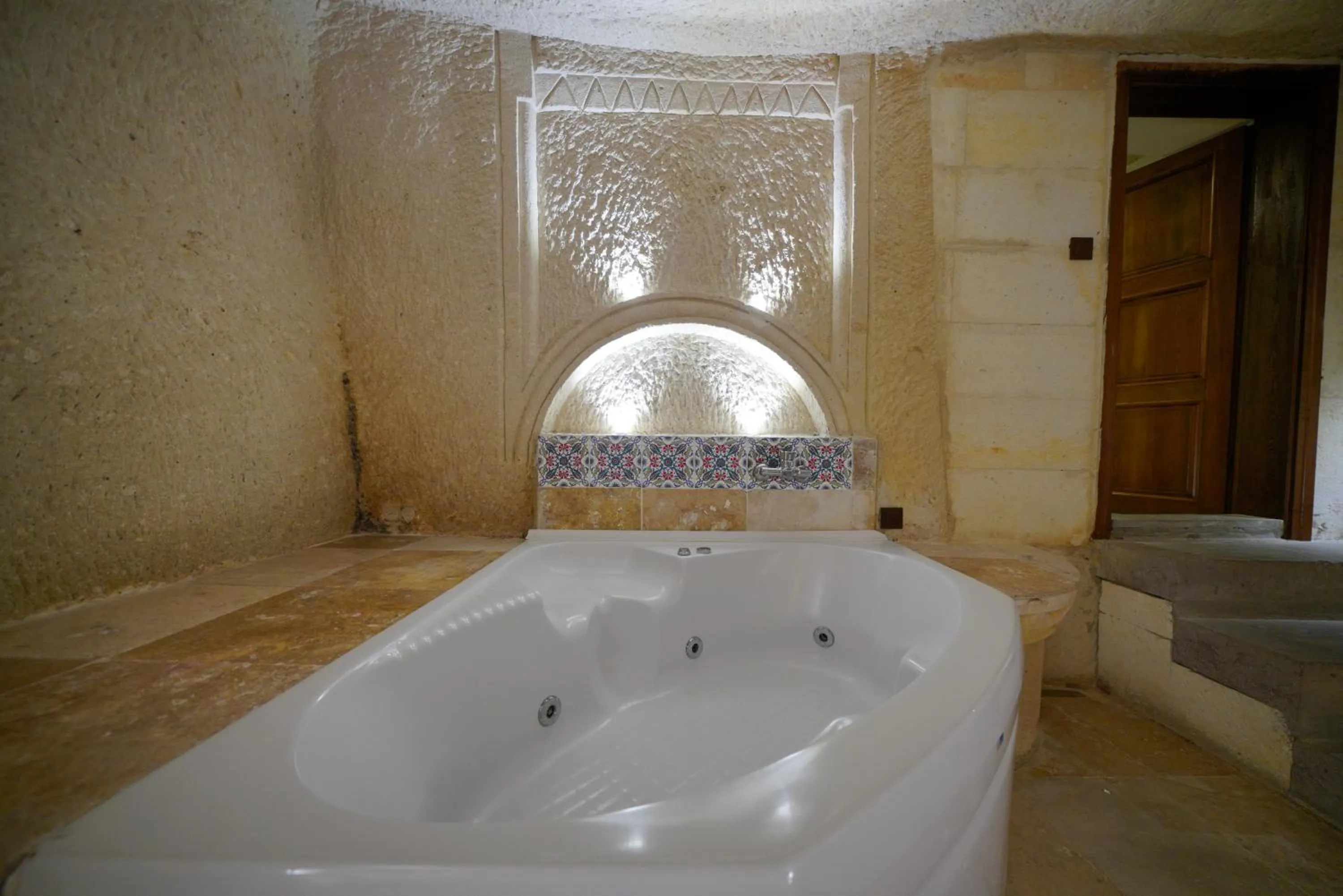 Bath in Asteria Cave Hotel